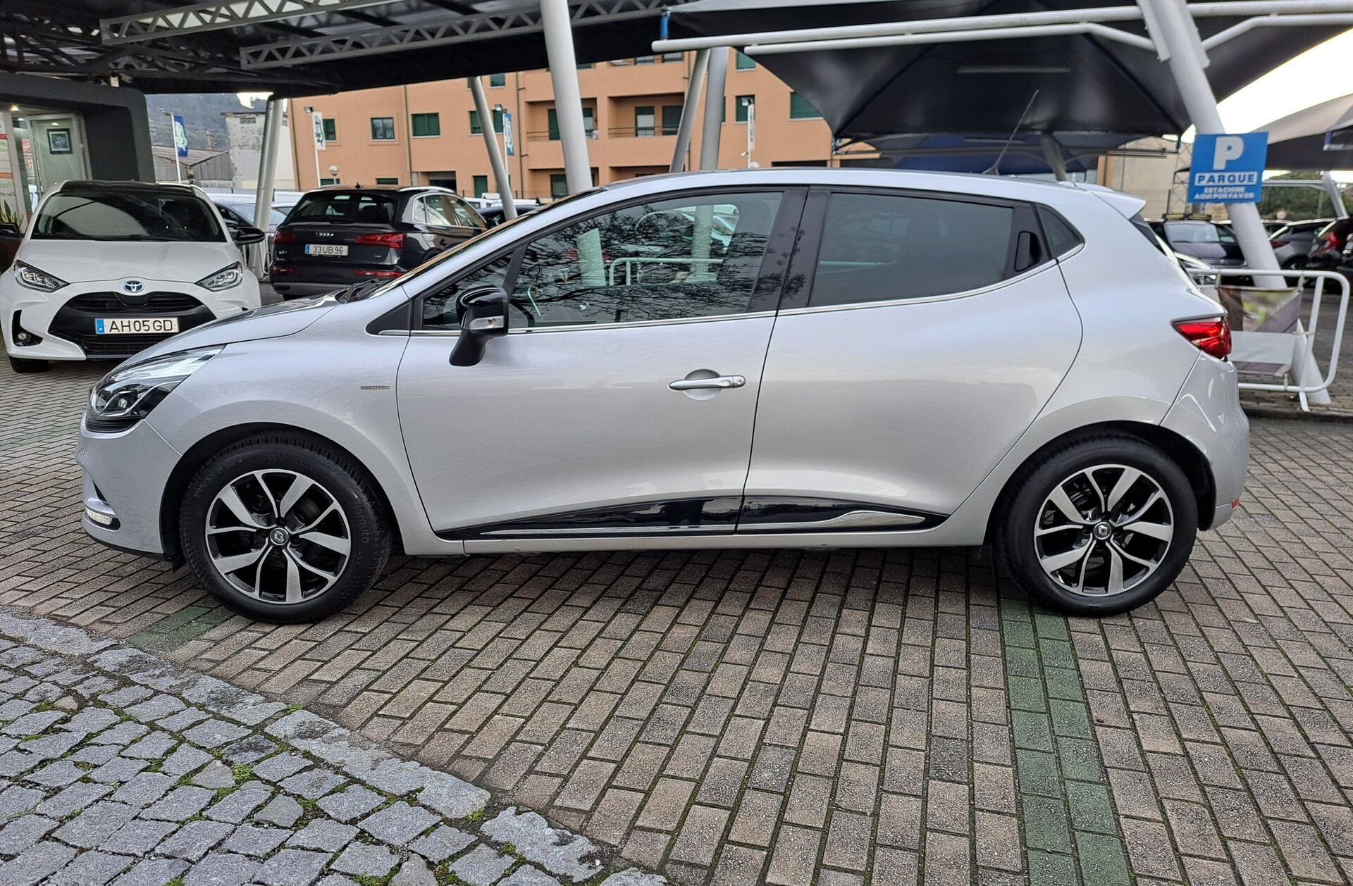 RENAULT Clio 0.9 TCe Limited Bi-Fuel