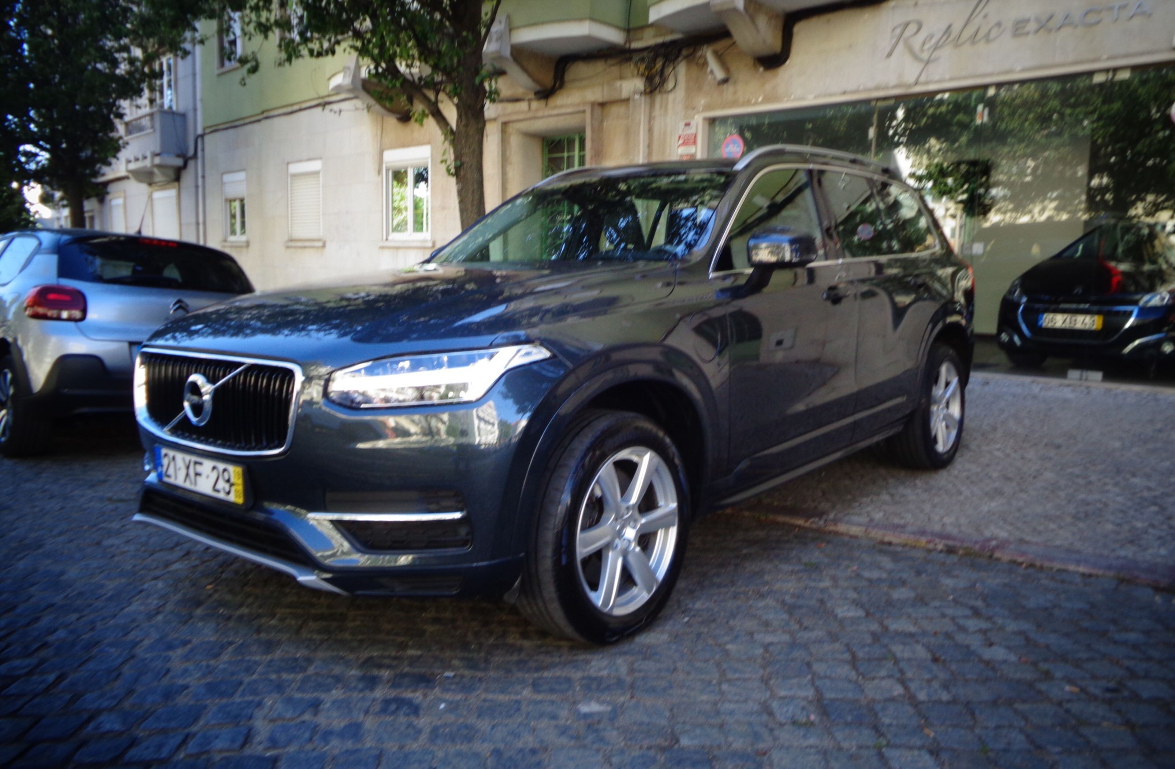 VOLVO XC90 Volvo XC 90 2.0 T8 PHEV Momentum Plus AWD