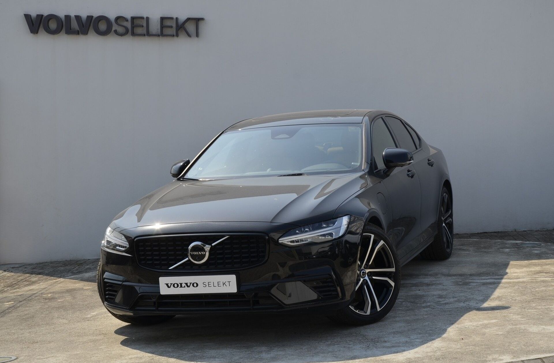 VOLVO S90 2.0 T8 PHEV Plus Dark AWD