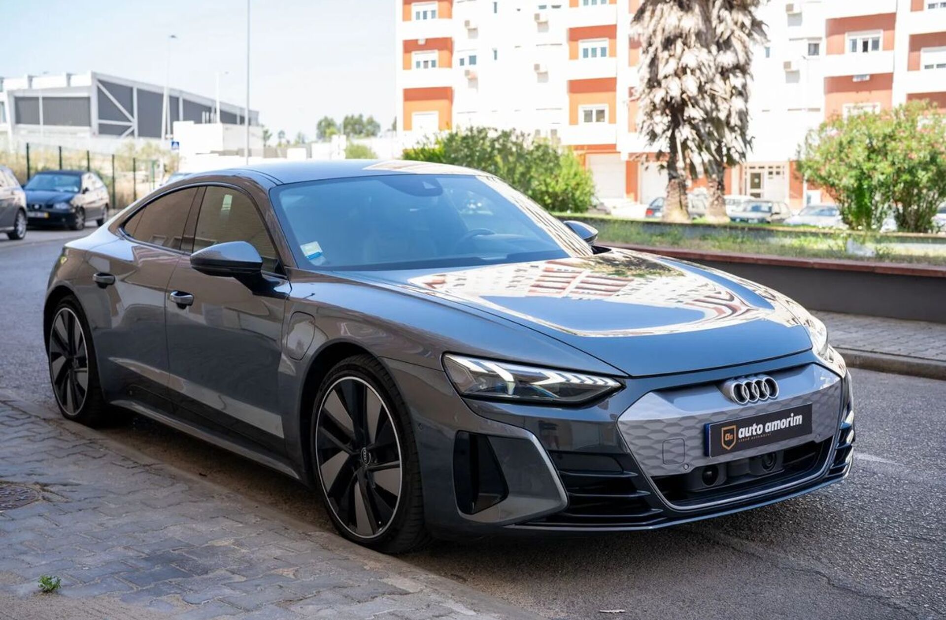 AUDI e-tron S quattro