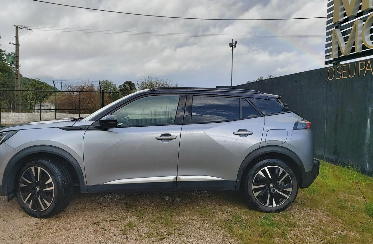 PEUGEOT 2008 e- 50 kWh GT