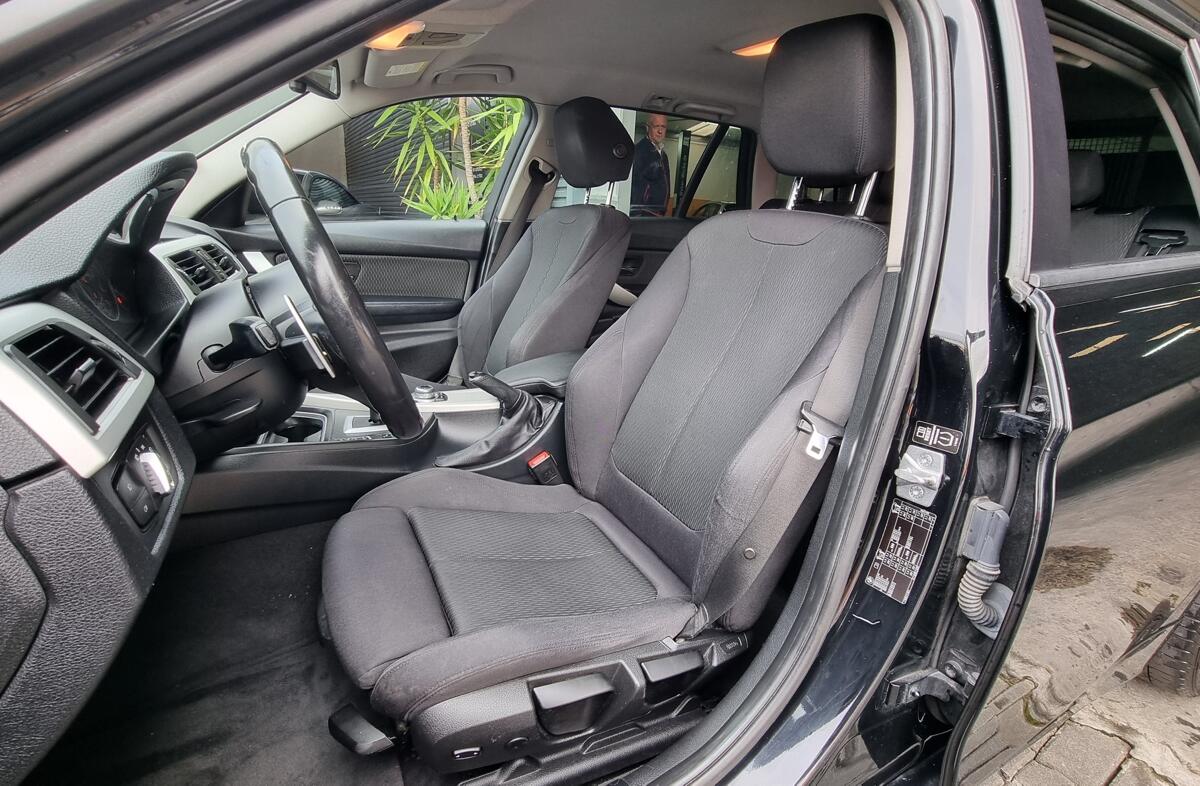 BMW Serie-3 318 d Touring Auto