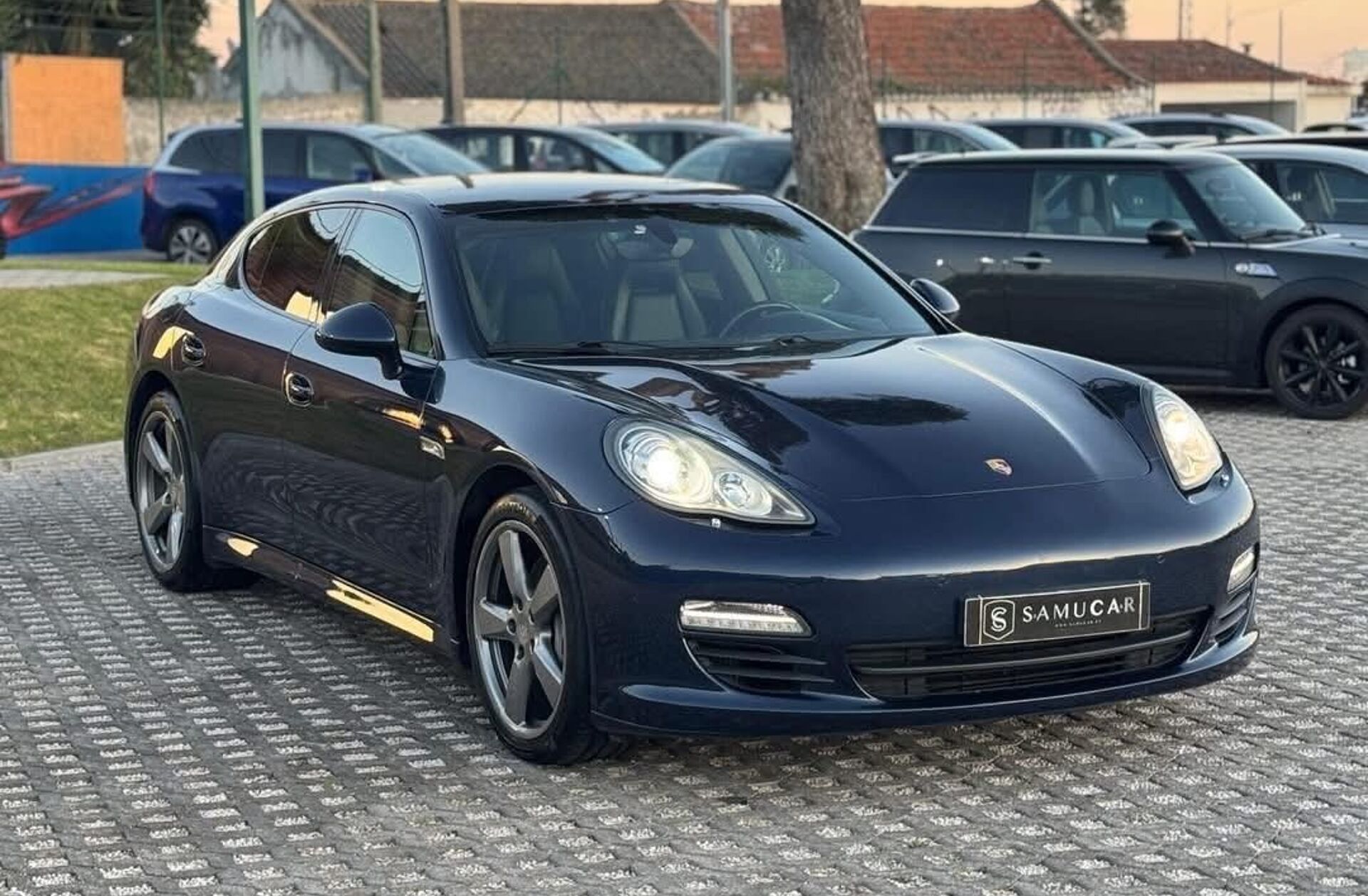 PORSCHE Panamera Platinum Edition