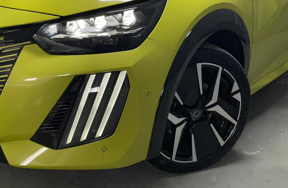 PEUGEOT 208 1.2 PureTech GT