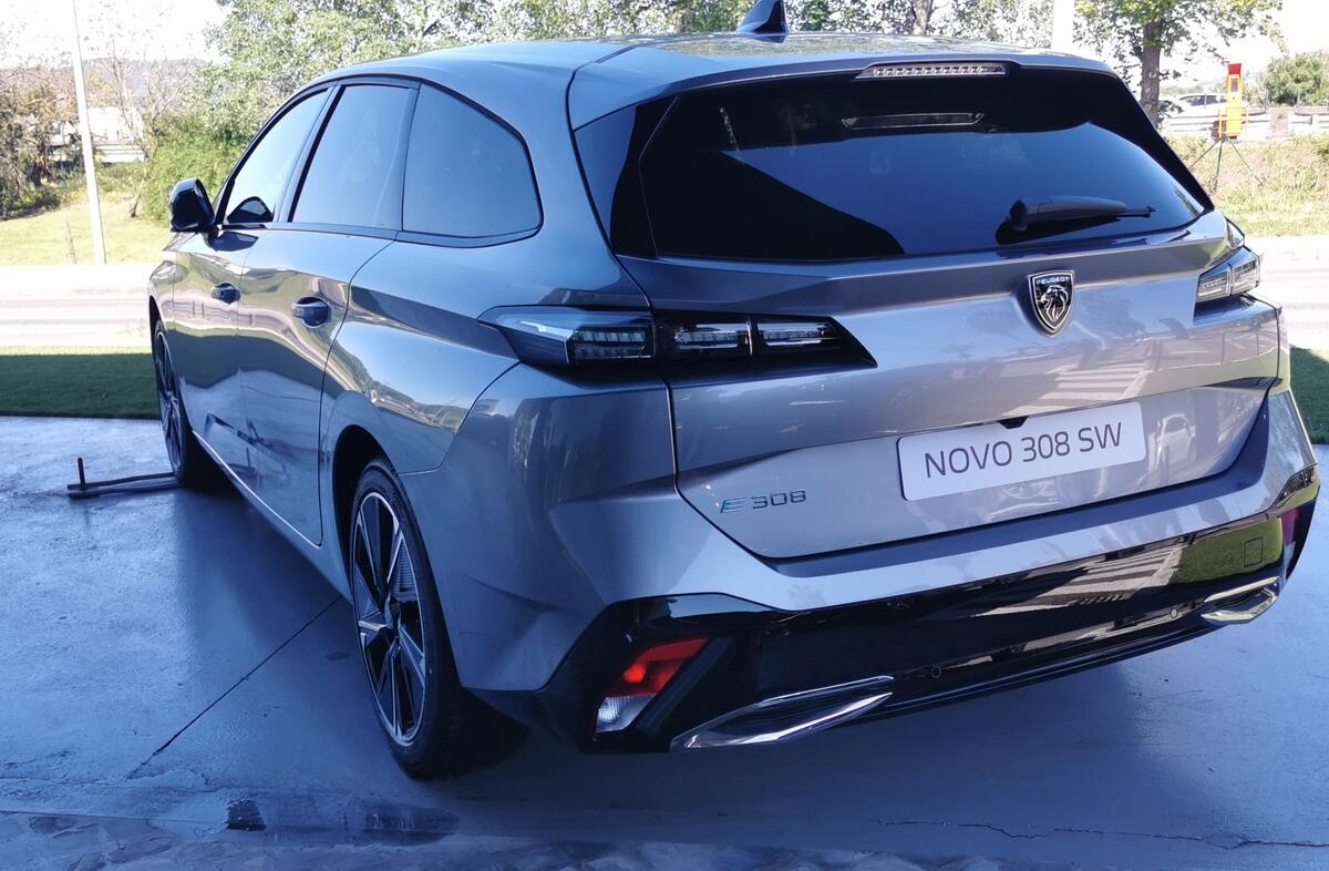 PEUGEOT 308 e- SW 54 kWh Allure