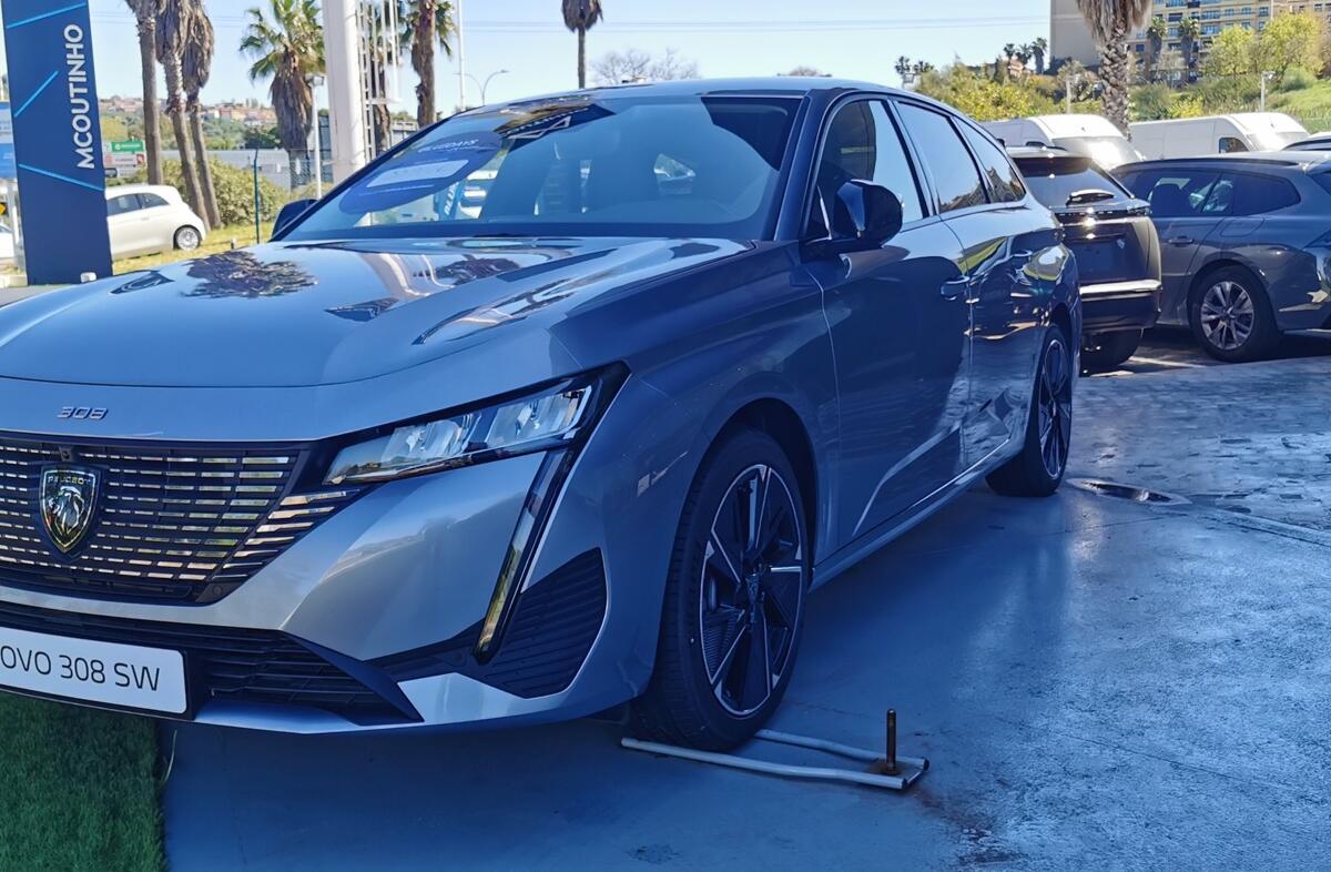 PEUGEOT 308 e- SW 54 kWh Allure