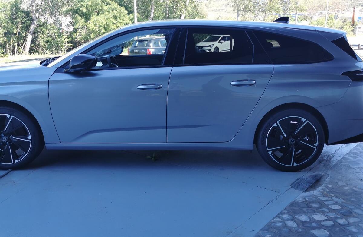 PEUGEOT 308 e- SW 54 kWh Allure