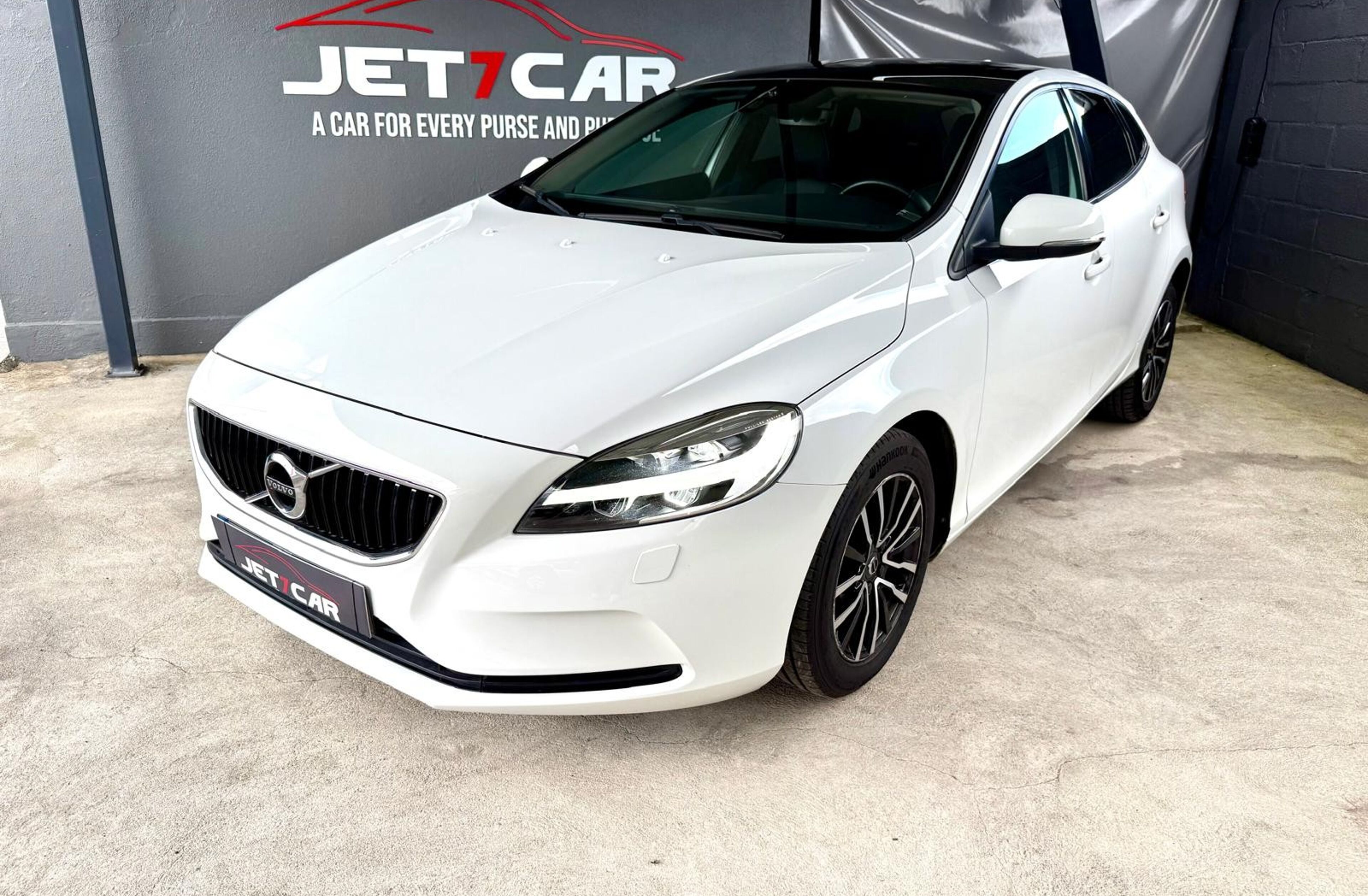 VOLVO V40 2.0 D2 Momentum