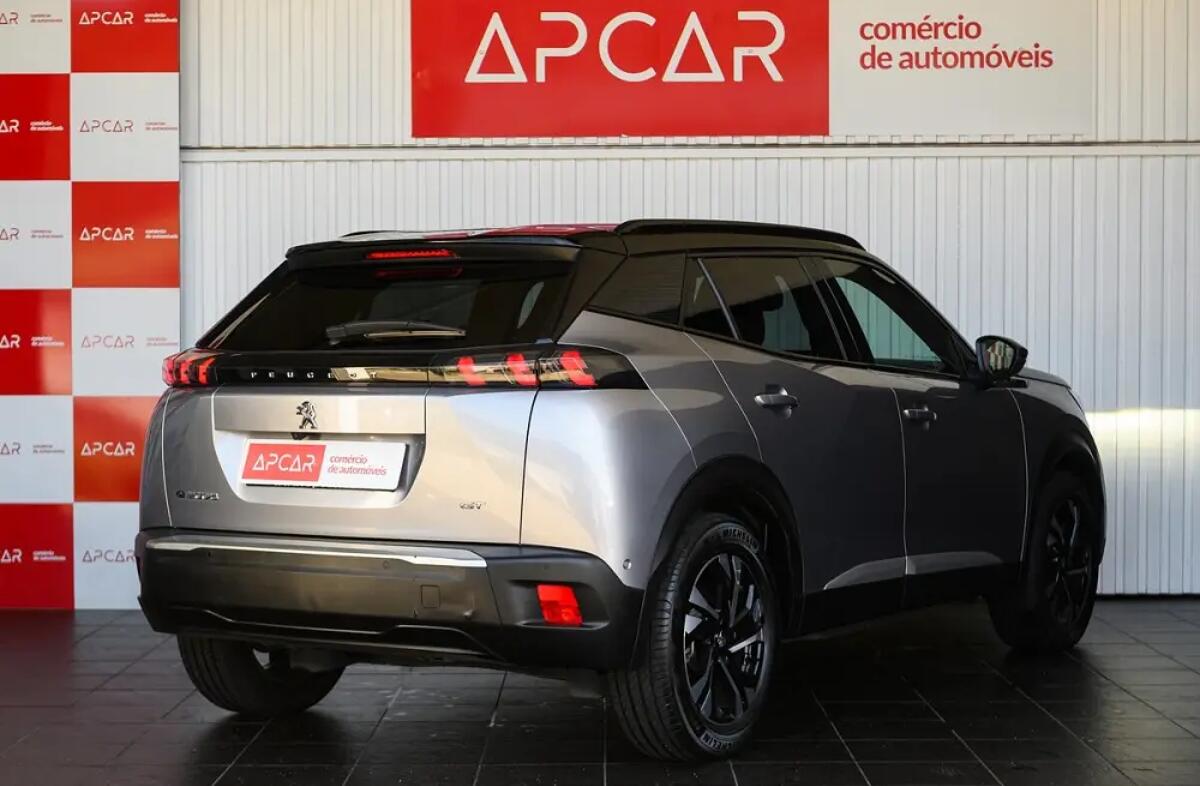 PEUGEOT 2008 e- 50 kWh GT