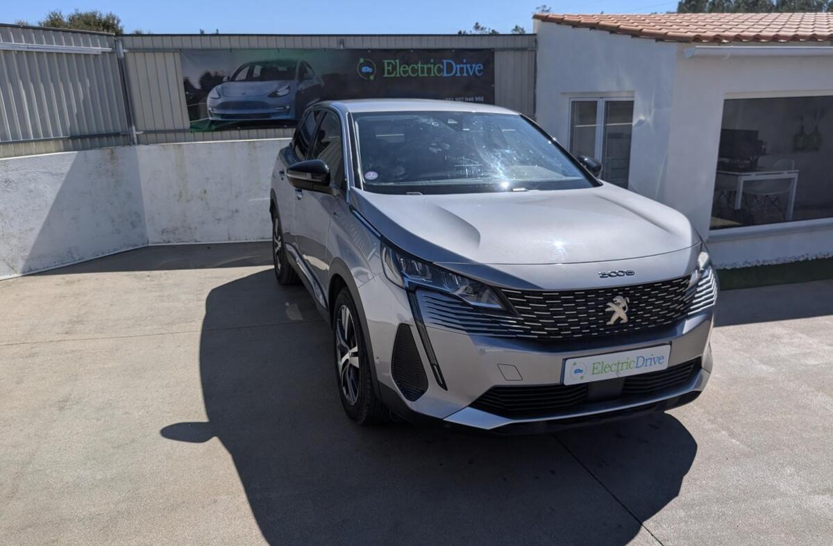 PEUGEOT 3008 1.6 Hybrid Allure Pack e-EAT8