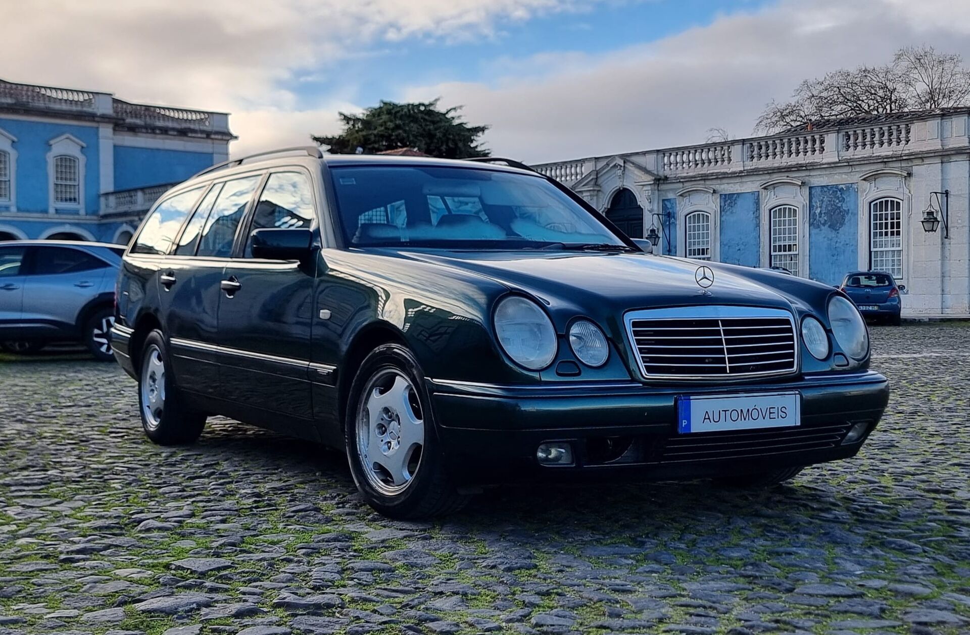 MERCEDES Classe E E 250 TD Classic