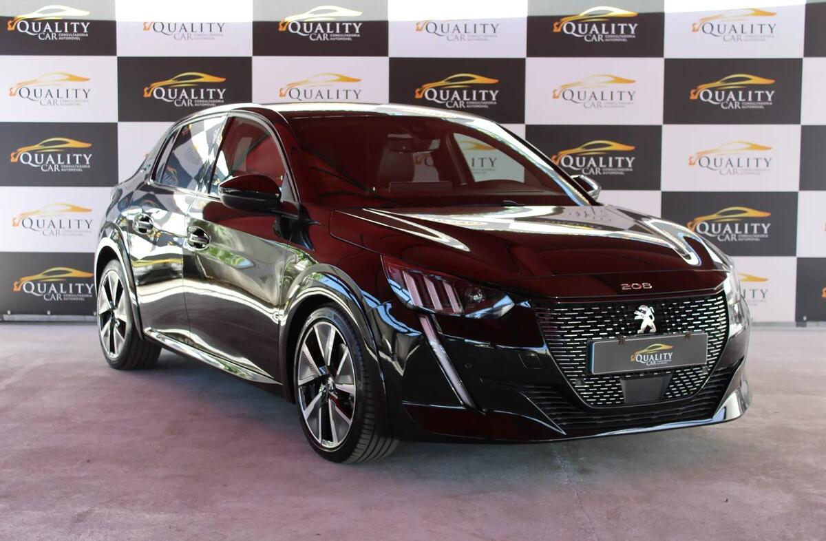 PEUGEOT 208 1.2 PureTech GT EAT8