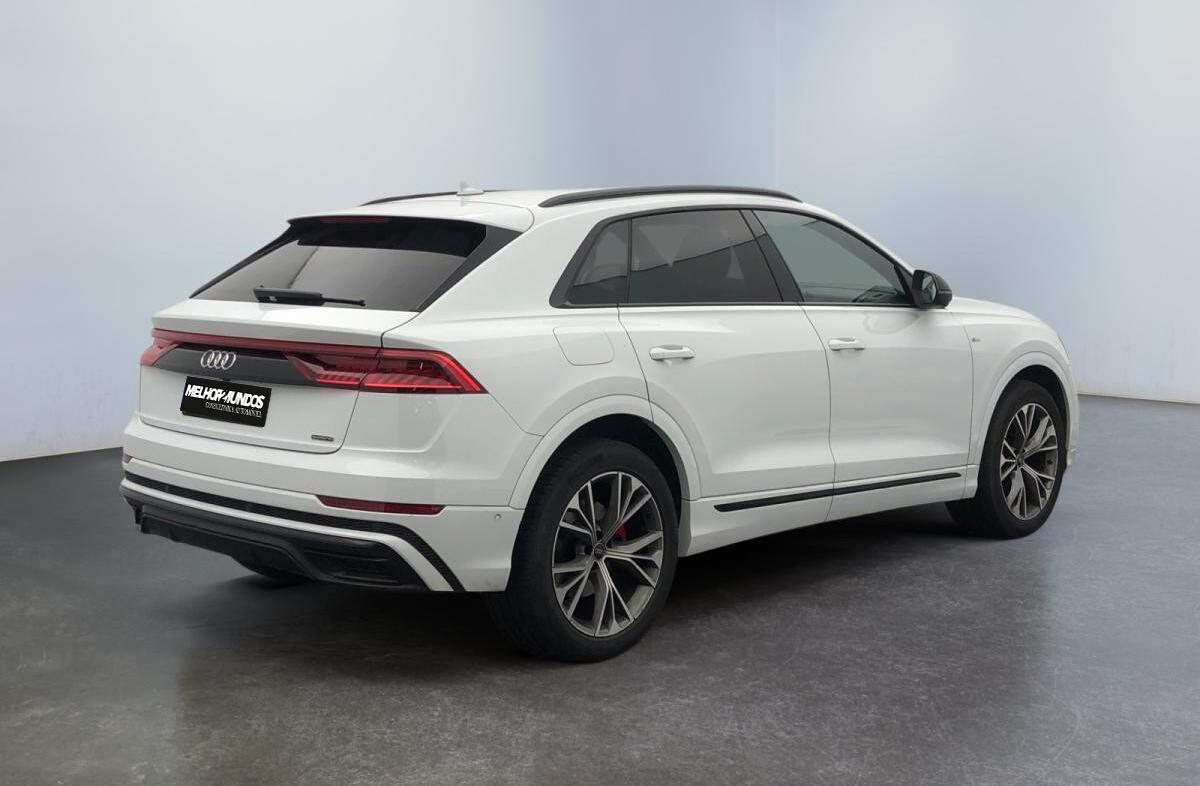 AUDI Q8 60 TFSIe quattro S line Tiptronic