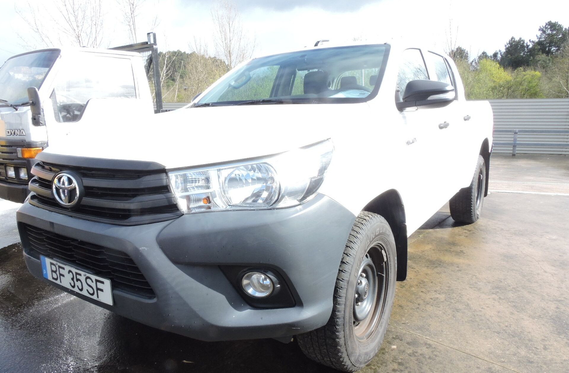 TOYOTA Hilux 2.4 D-4D 4WD CD Tracker