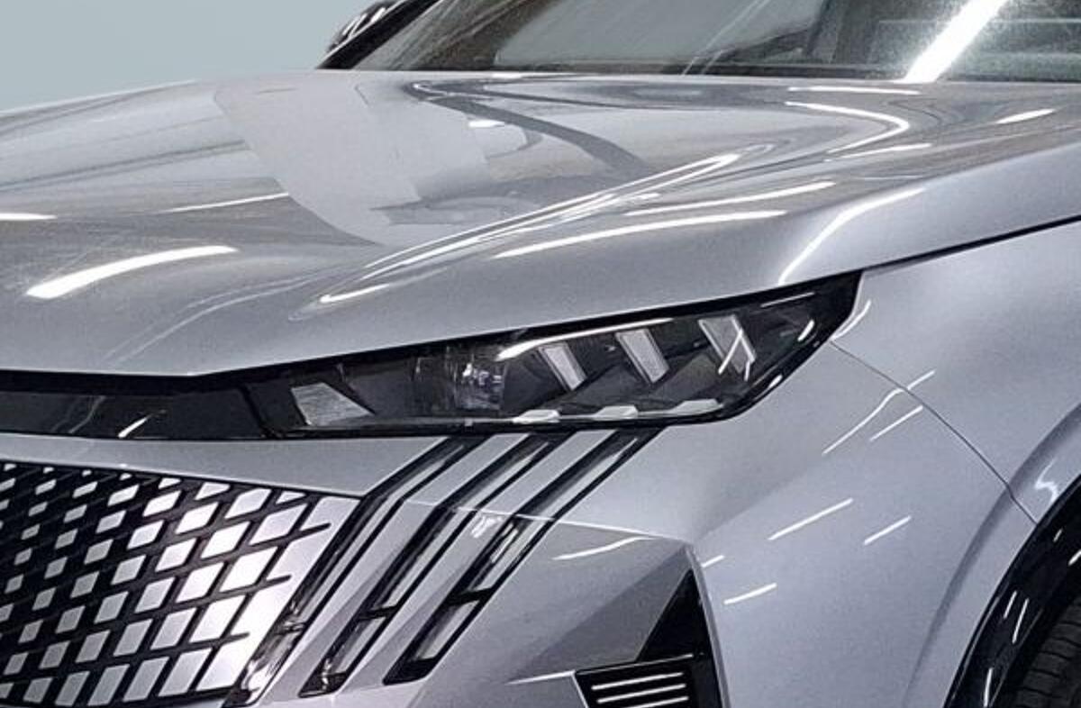 PEUGEOT 208 e- 51 kWh GT