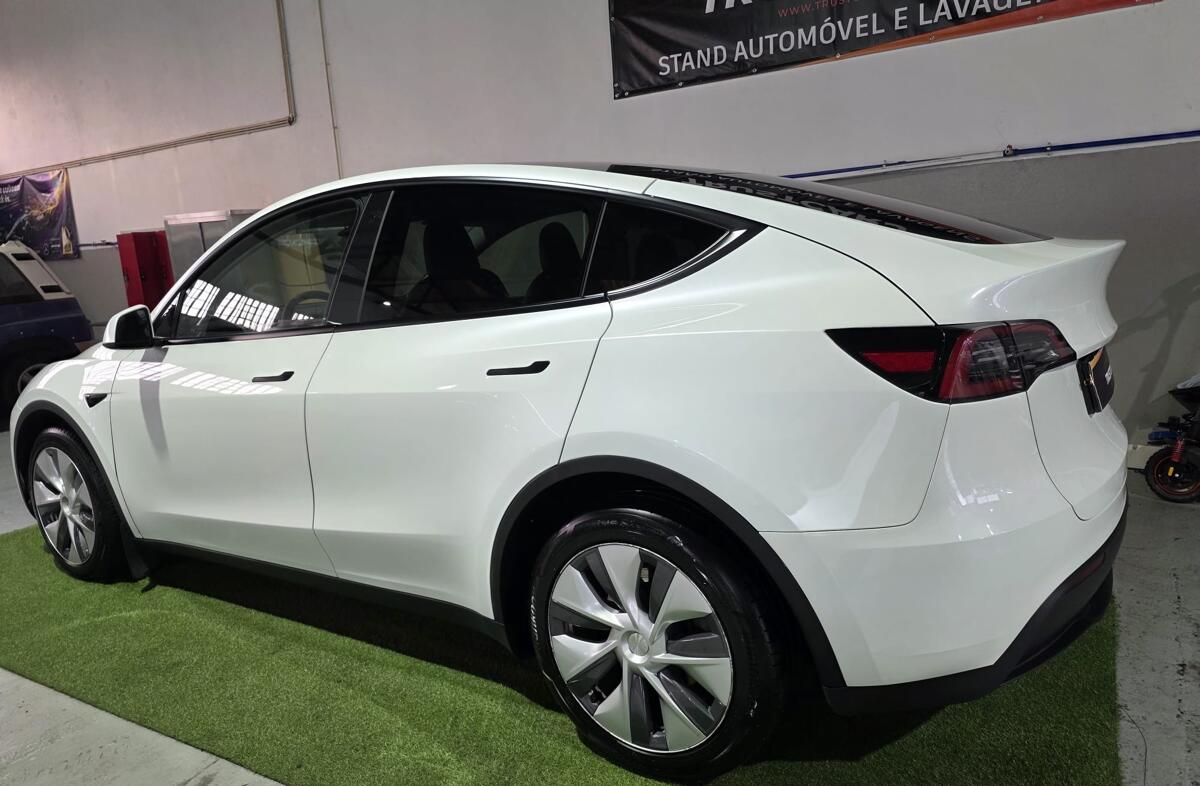 TESLA Model Y Long Range Tração Integral