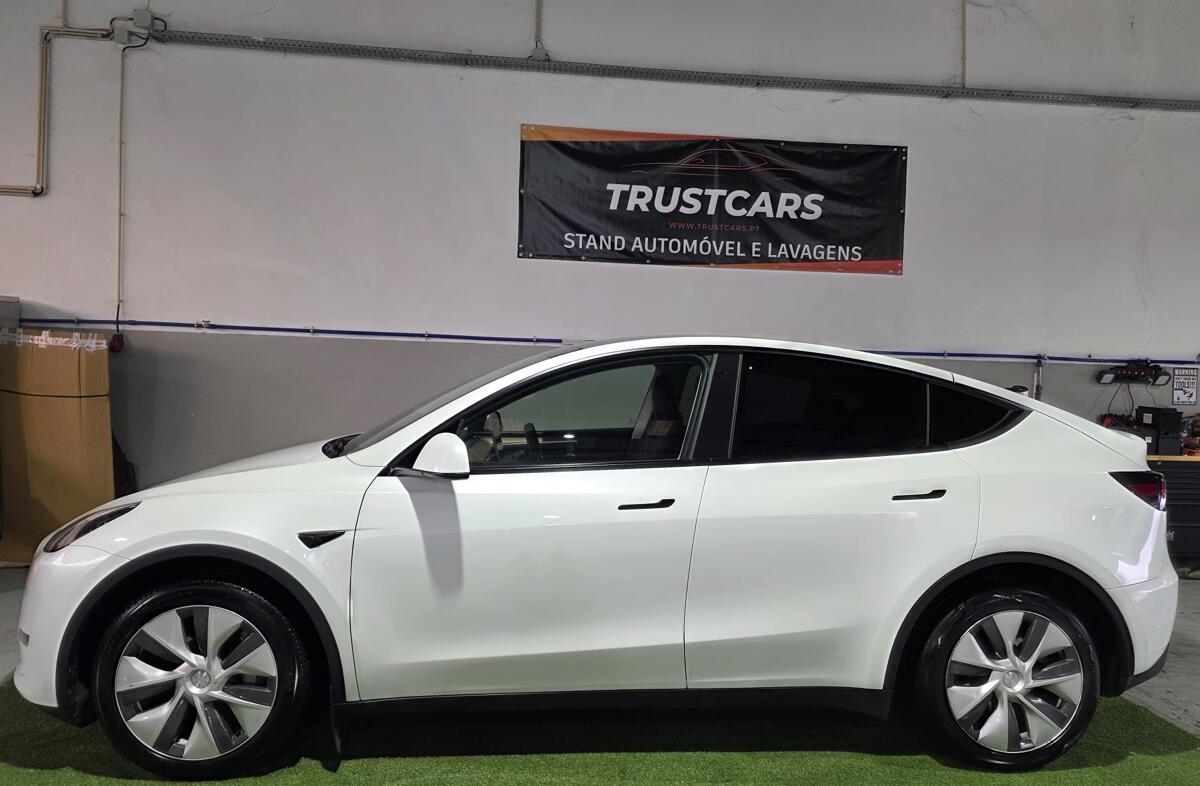 TESLA Model Y Long Range Tração Integral