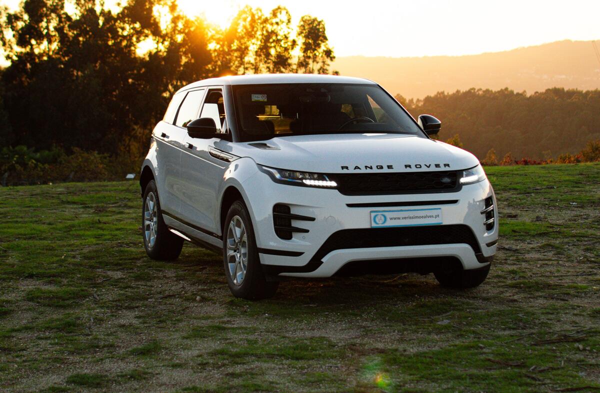 LAND ROVER Range Rover Evoque 2.0 D150 AWD R-Dynamic Auto