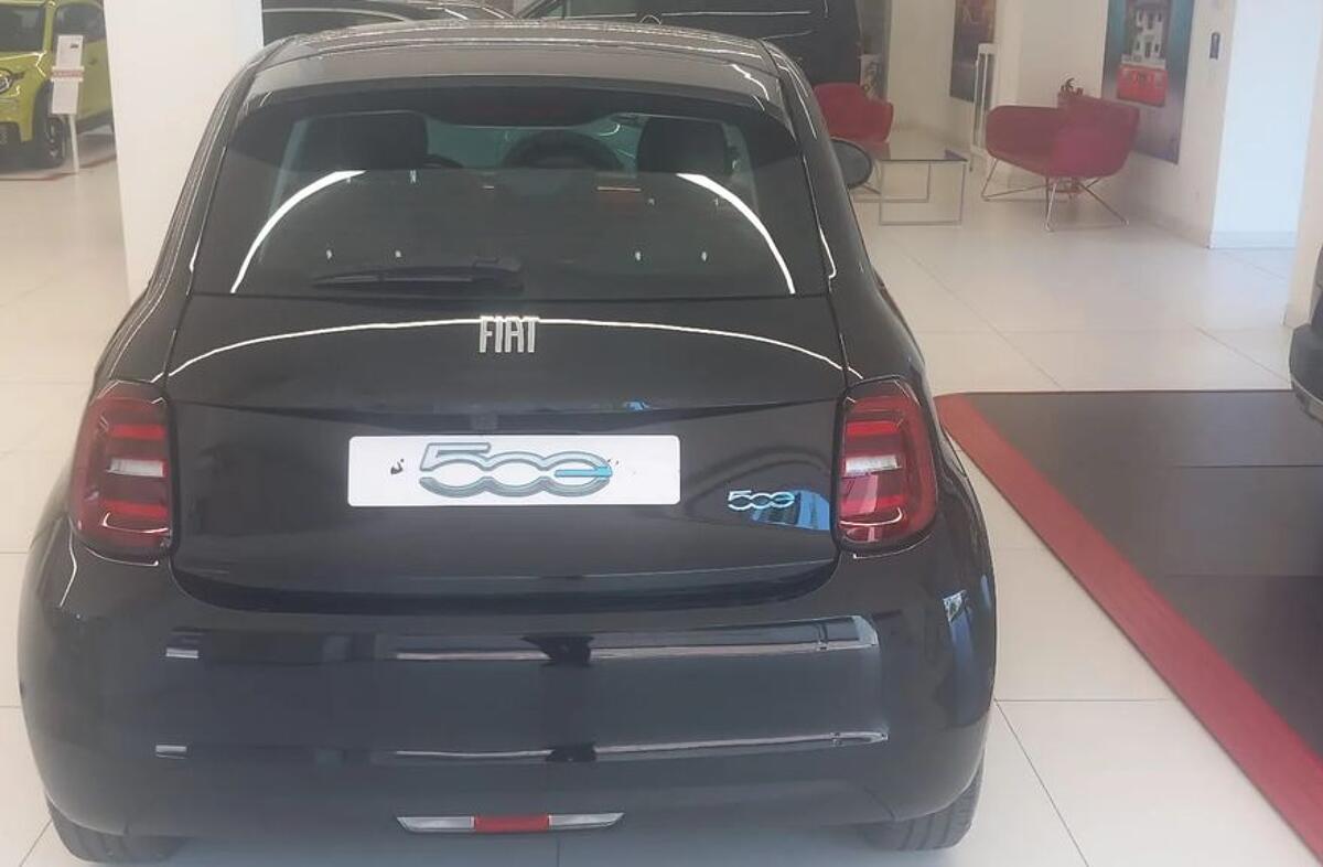 FIAT 500 23.8 kWh (RED) 2.0