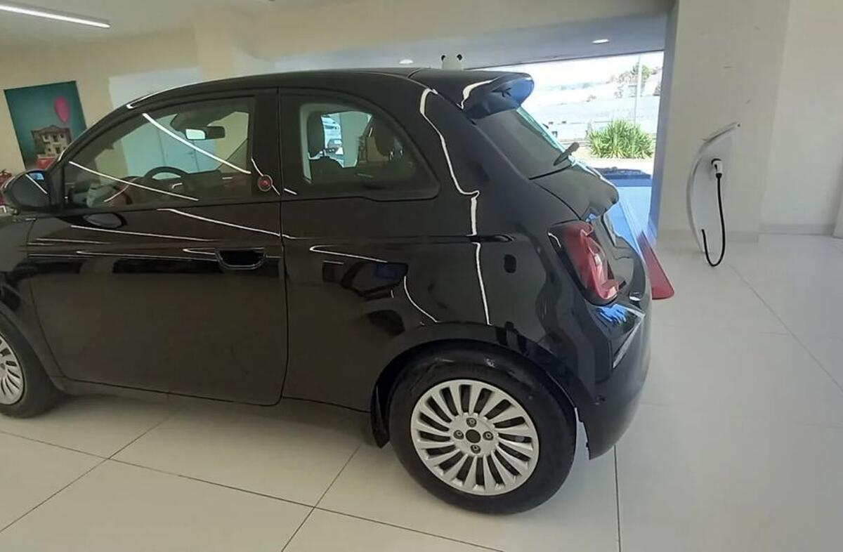 FIAT 500 23.8 kWh (RED) 2.0