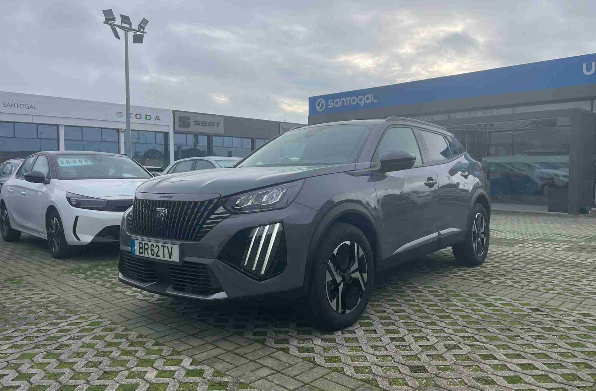 PEUGEOT 2008 1.2 Hybrid Allure e-DCS6