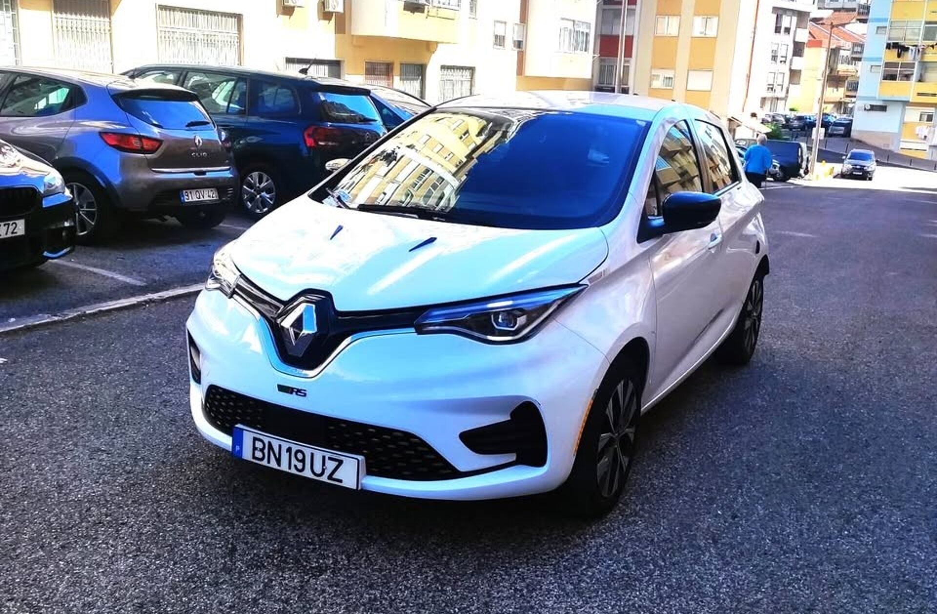 RENAULT ZOE -1