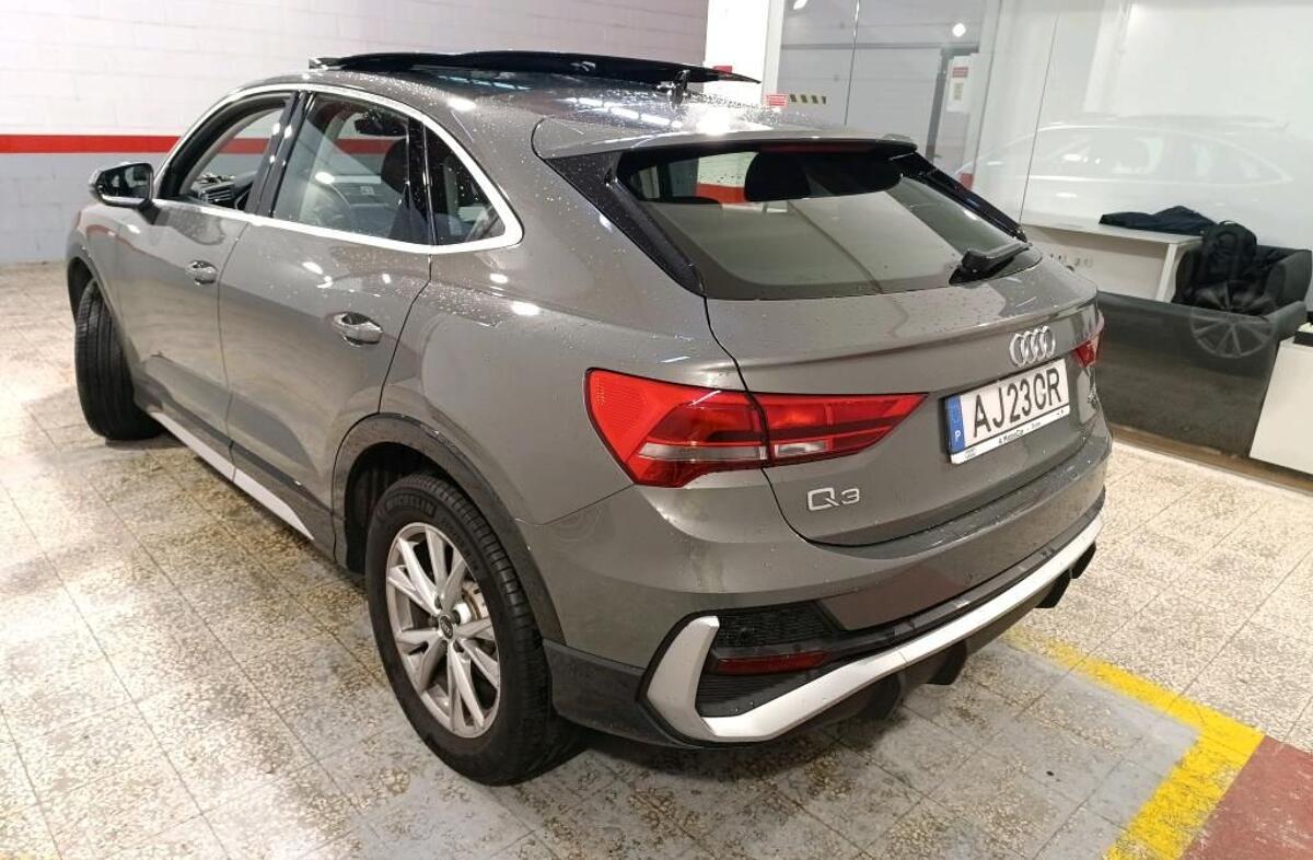 AUDI Q3 35 TDI S line S tronic
