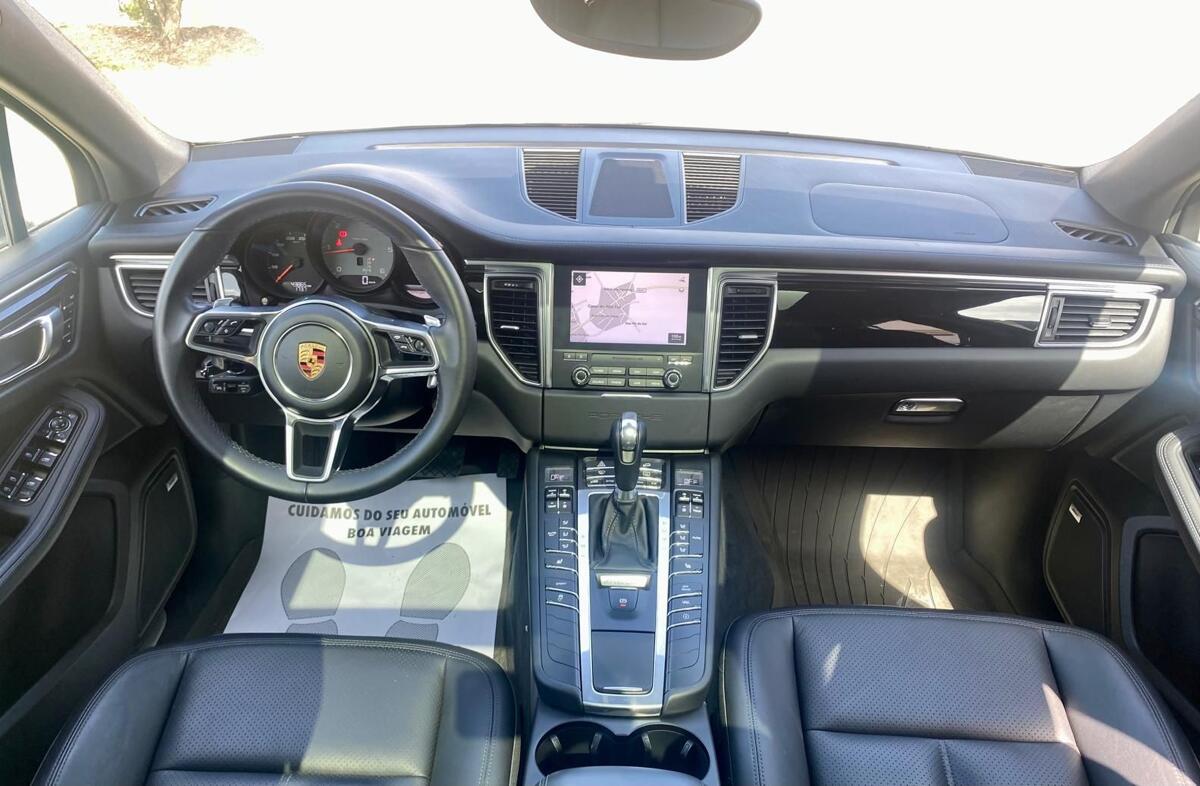 PORSCHE Macan S