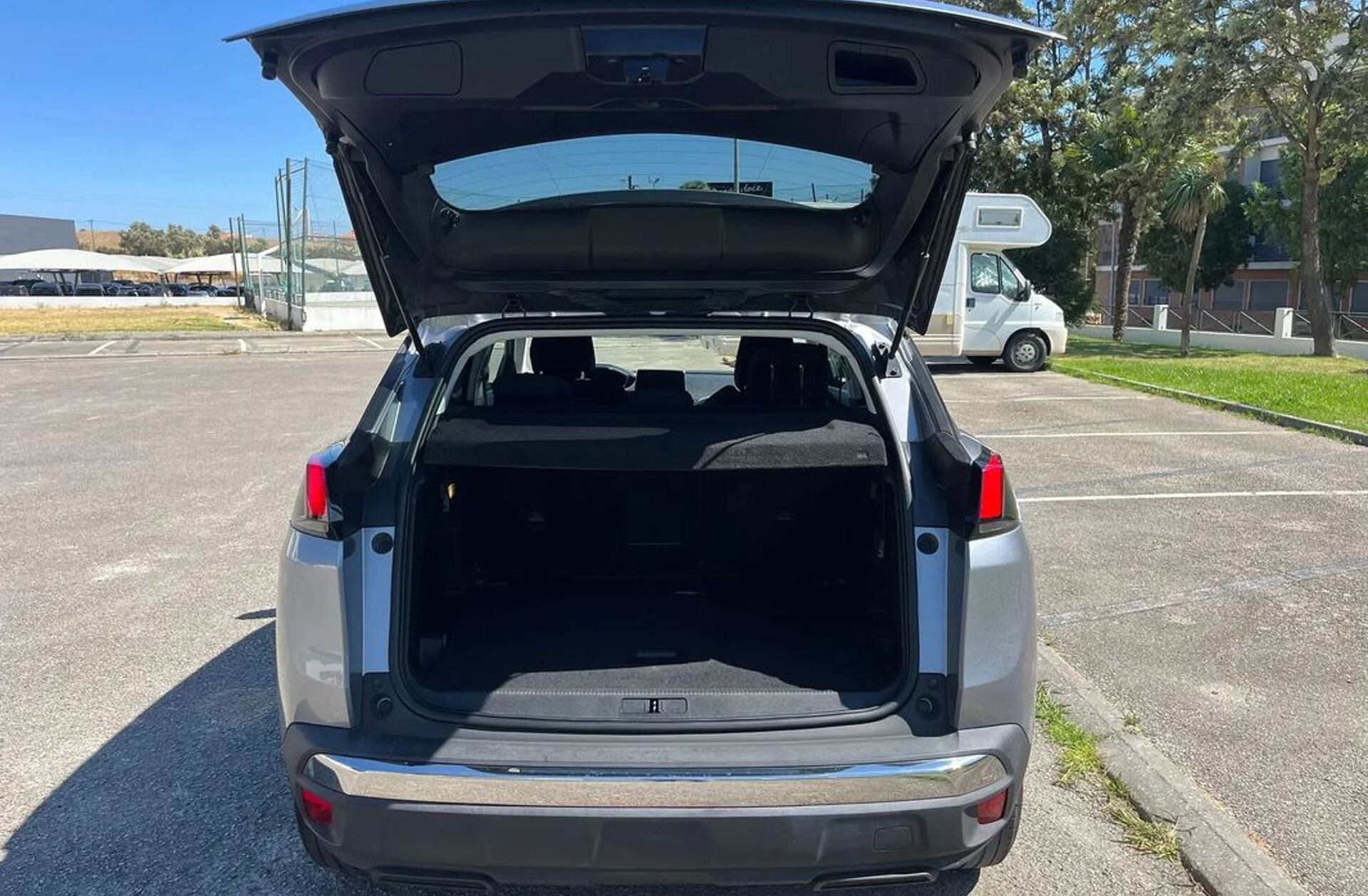 PEUGEOT 3008 1.5 BlueHDi Active