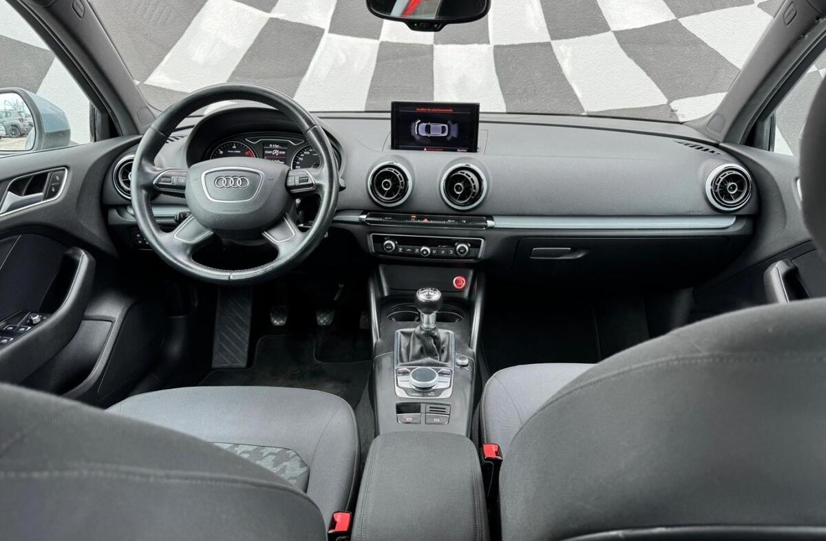 AUDI A3 1.6 TDi Attraction