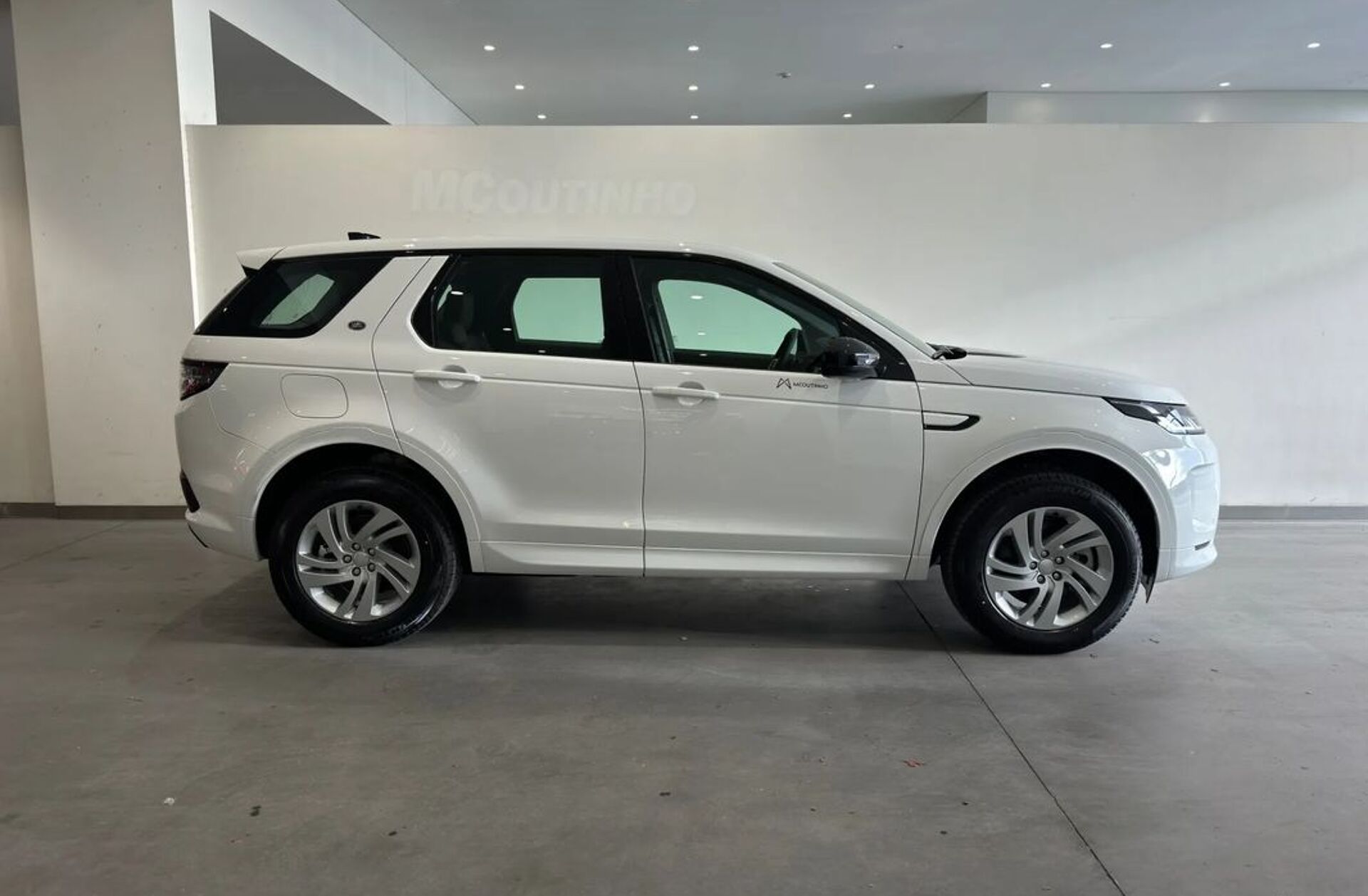 LAND ROVER Discovery S.1.5 I3 P300e AWD Dynamic SE