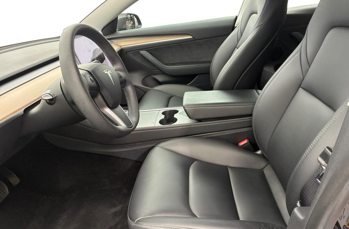 TESLA Model 3 Tração Traseira