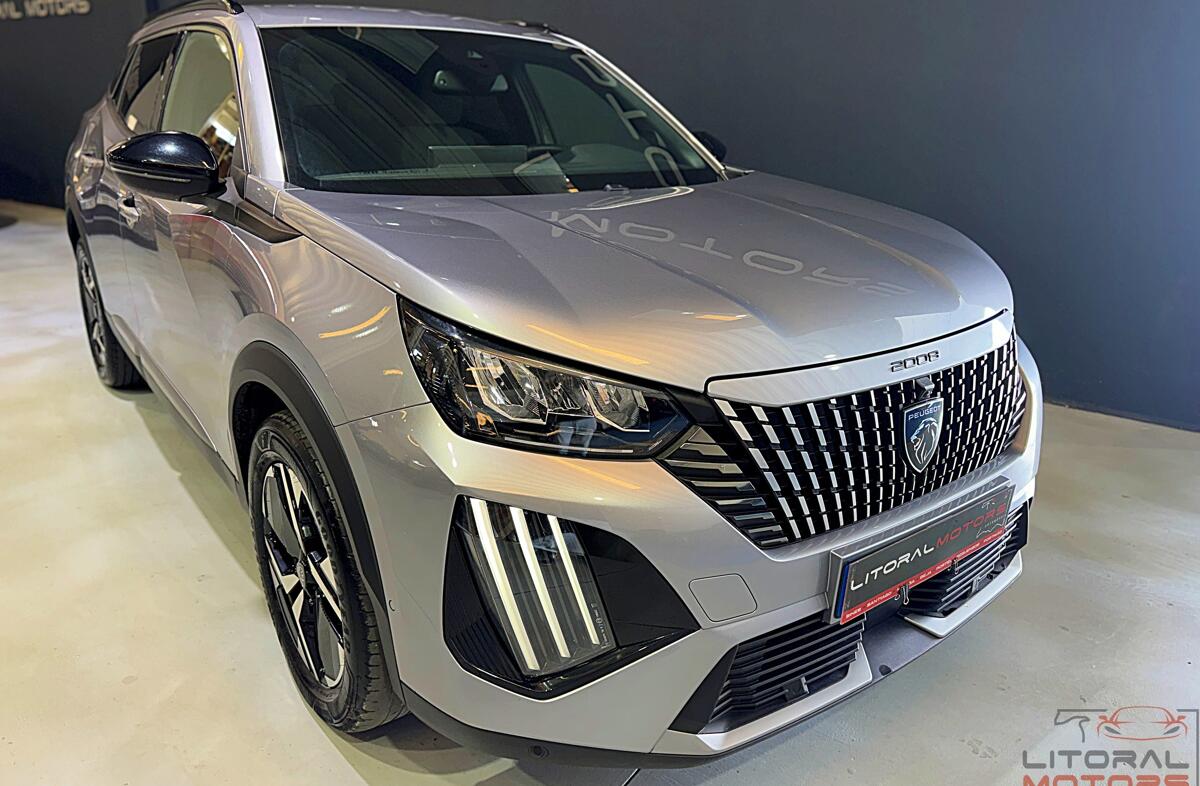 PEUGEOT 2008 1.2 PureTech Allure