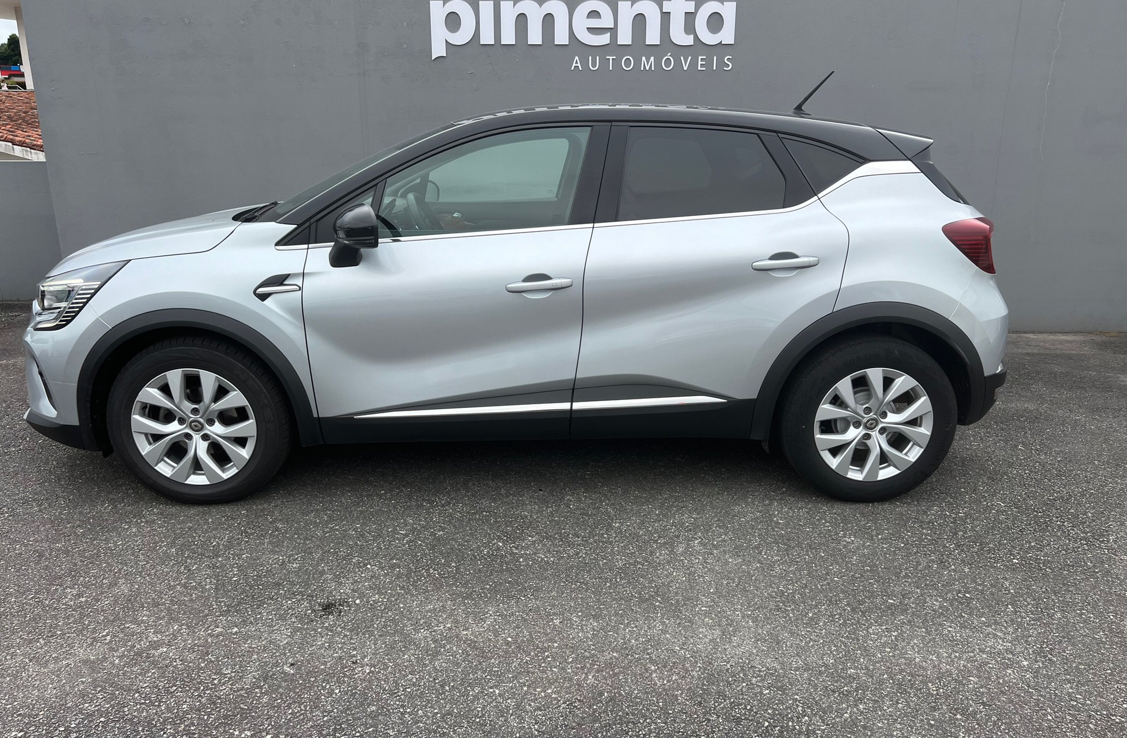 RENAULT Captur 1.0 TCe Exclusive