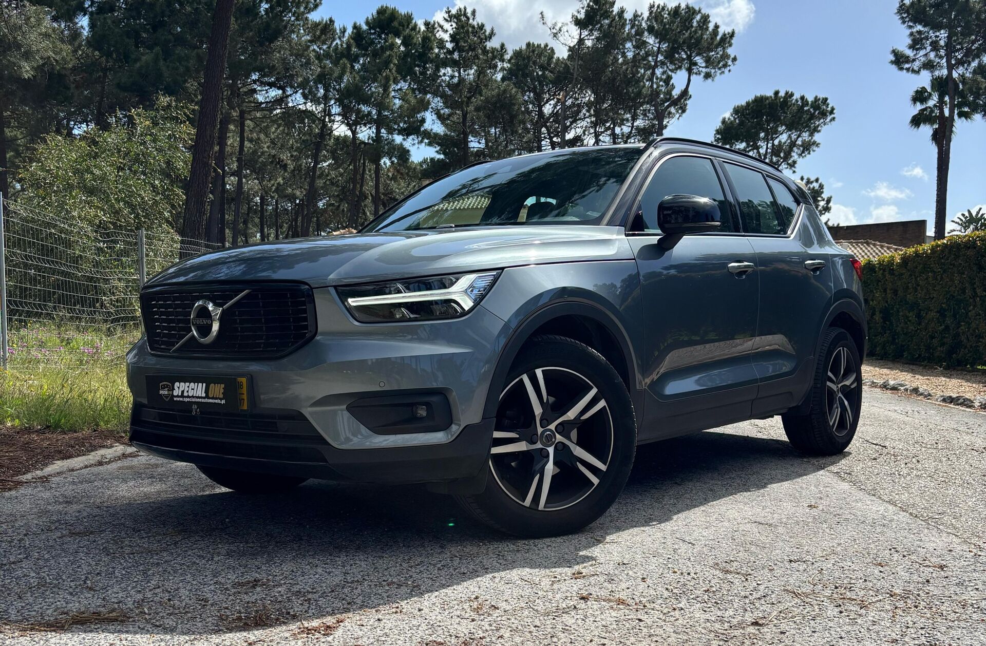 VOLVO XC40 1.5 T3 R-Design Tech Edition