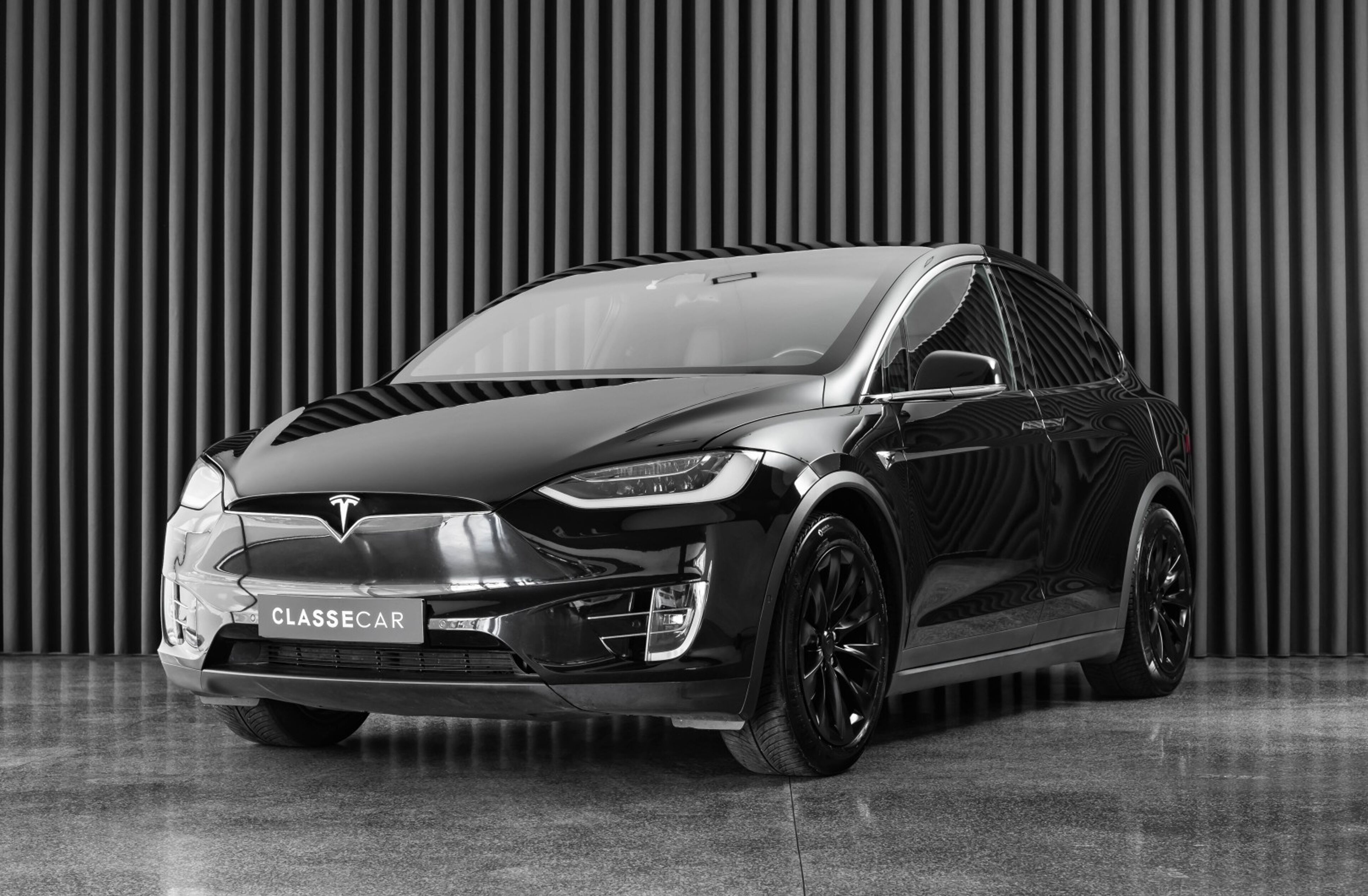 TESLA Model X 75D