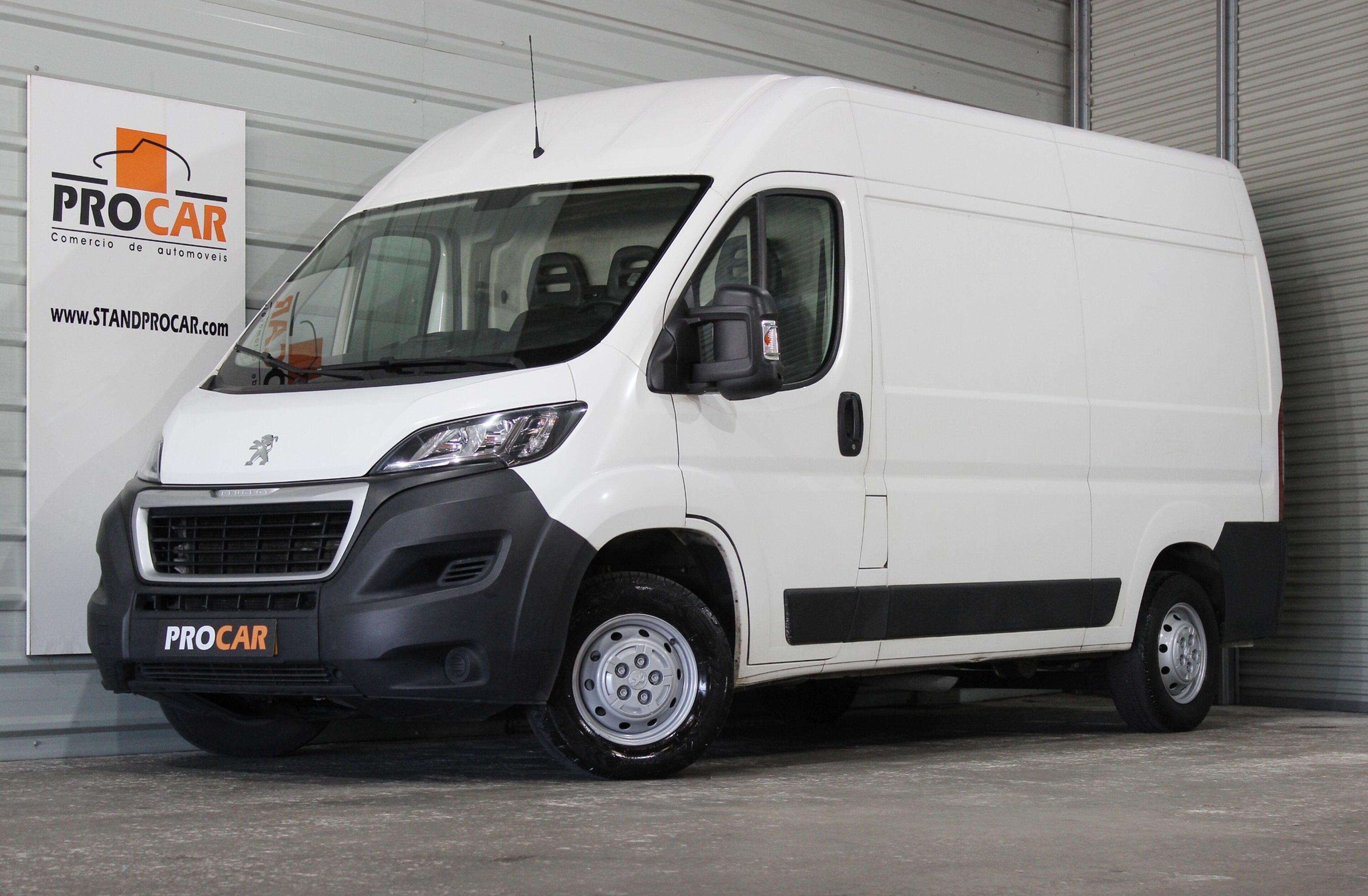 PEUGEOT Boxer 2.0 BlueHDi 333 L2H2 Premium