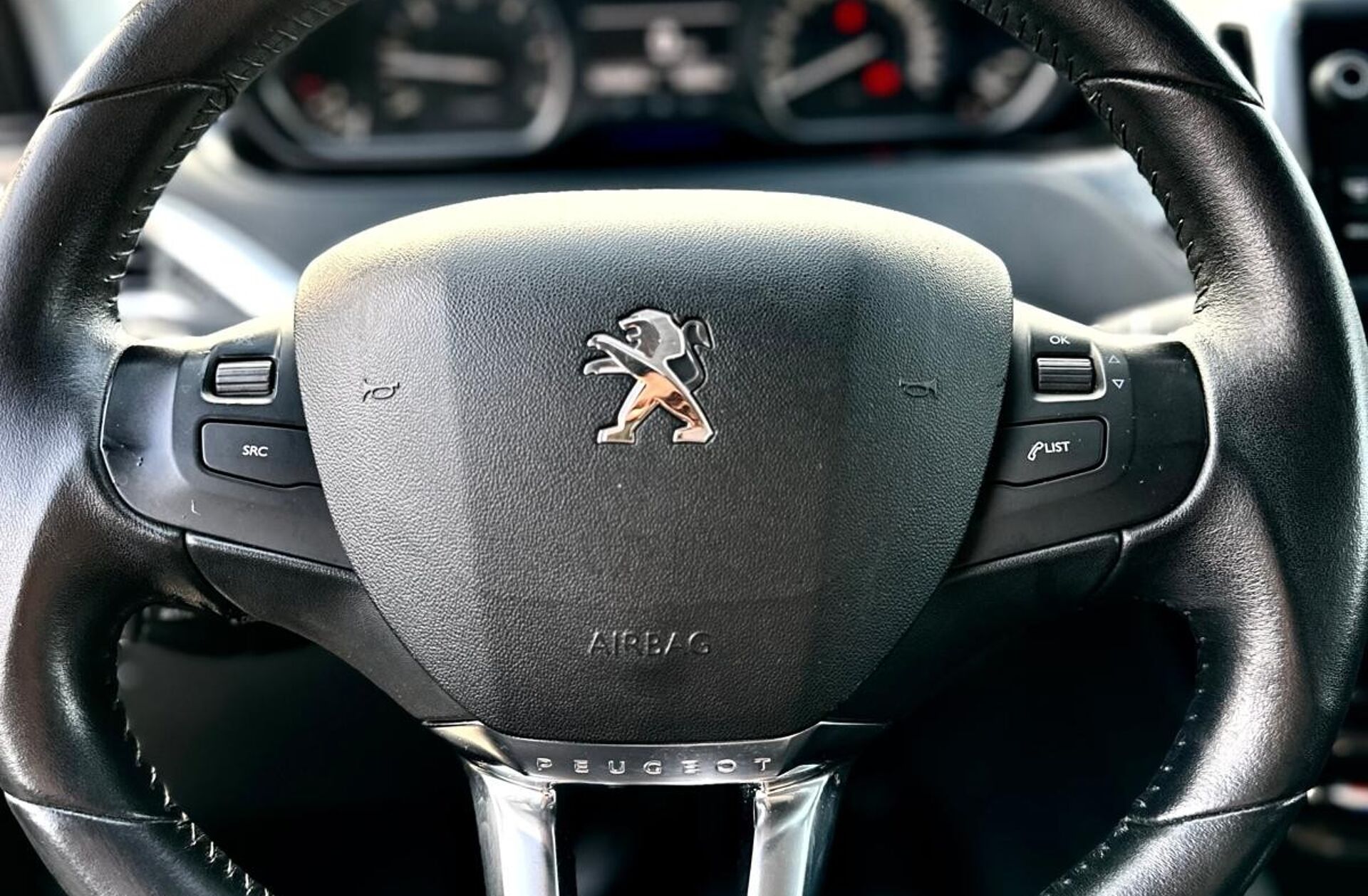 PEUGEOT 208 1.4 HDi Allure