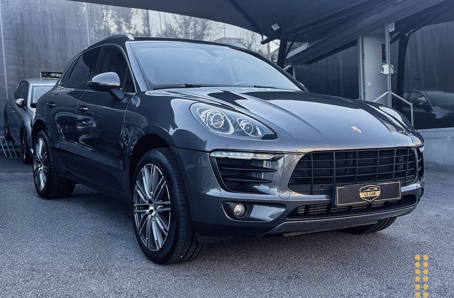 PORSCHE Macan S