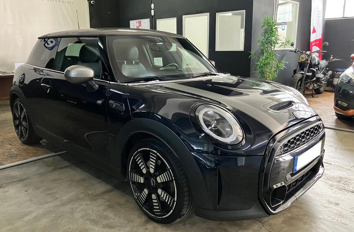 MINI Mini Cooper SE Essential