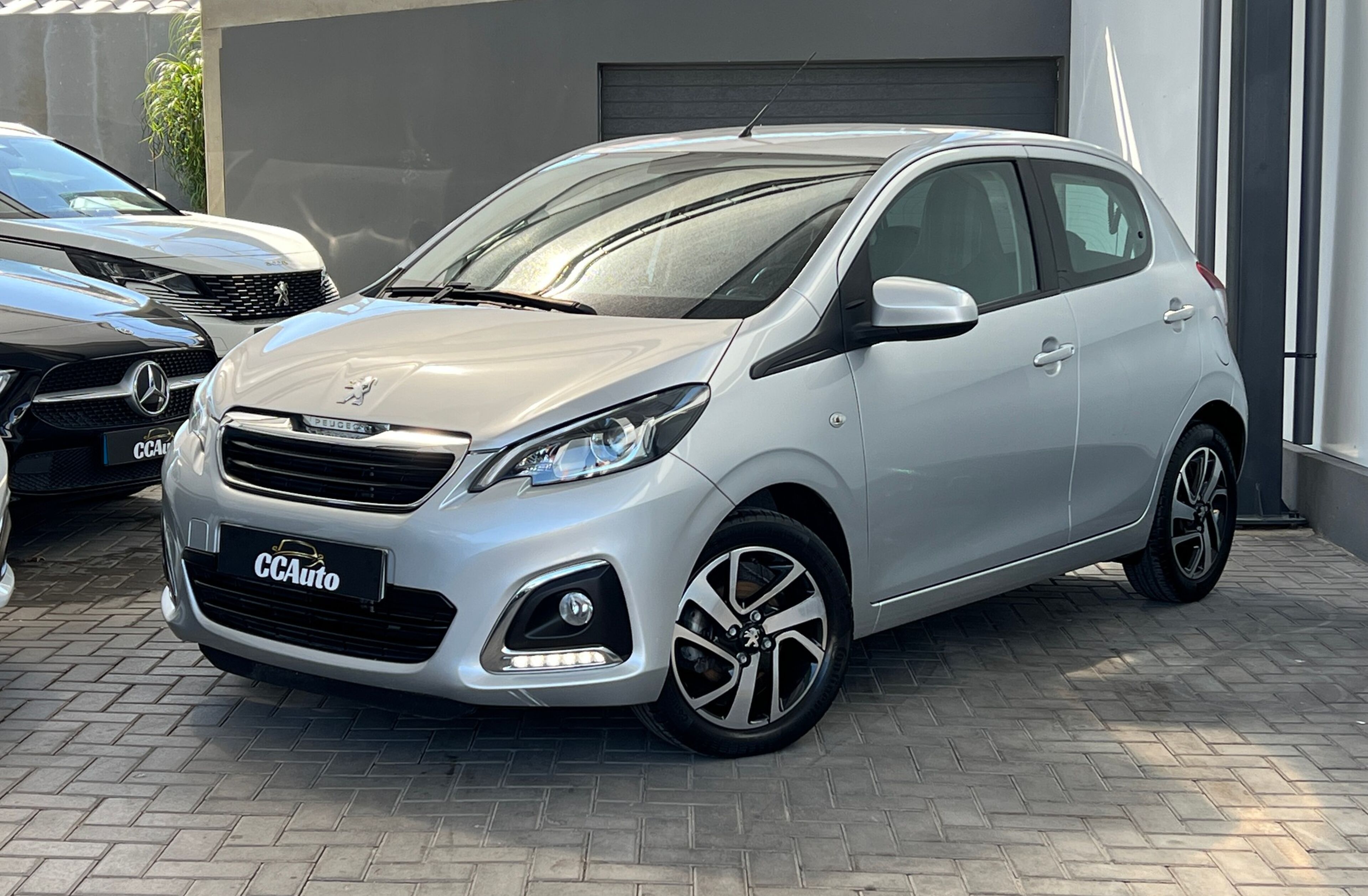 PEUGEOT 108 1.0 VTi Allure