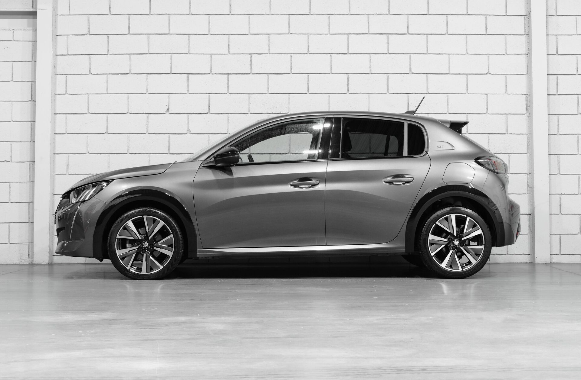 PEUGEOT 208 1.2 PureTech GT EAT8