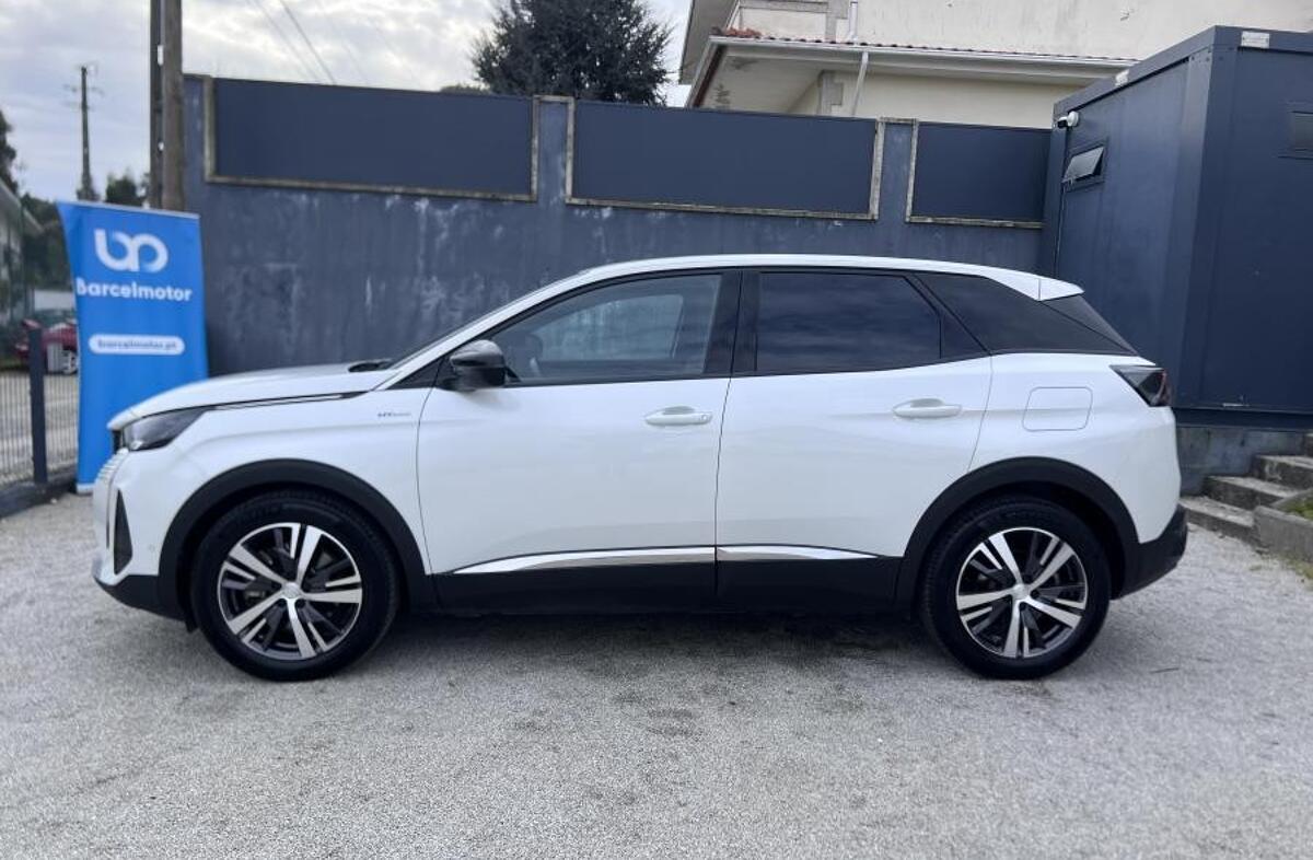 PEUGEOT 3008 1.6 Hybrid Allure Pack e-EAT8