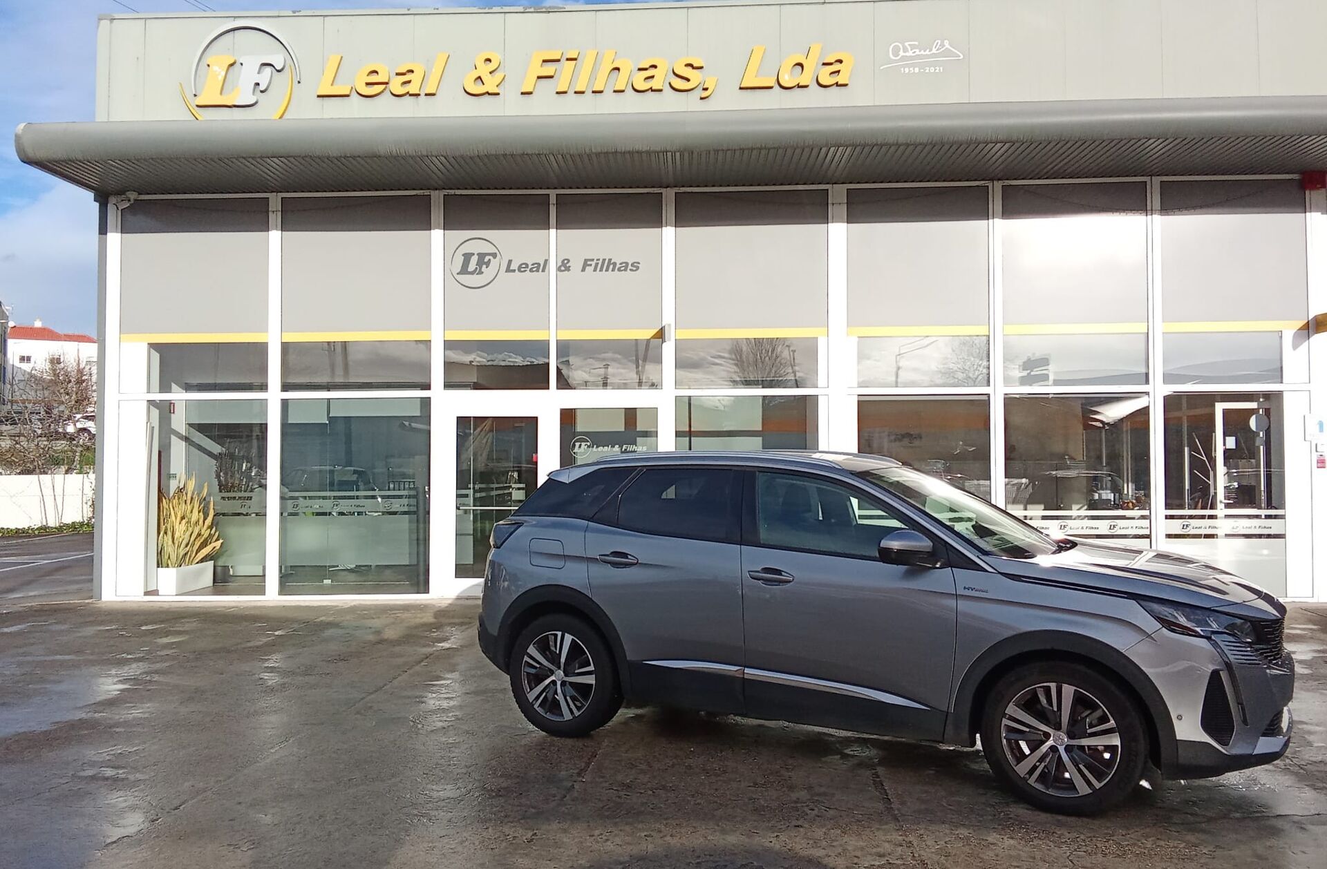 PEUGEOT 3008 1.6 Hybrid4 Allure Pack e-EAT8