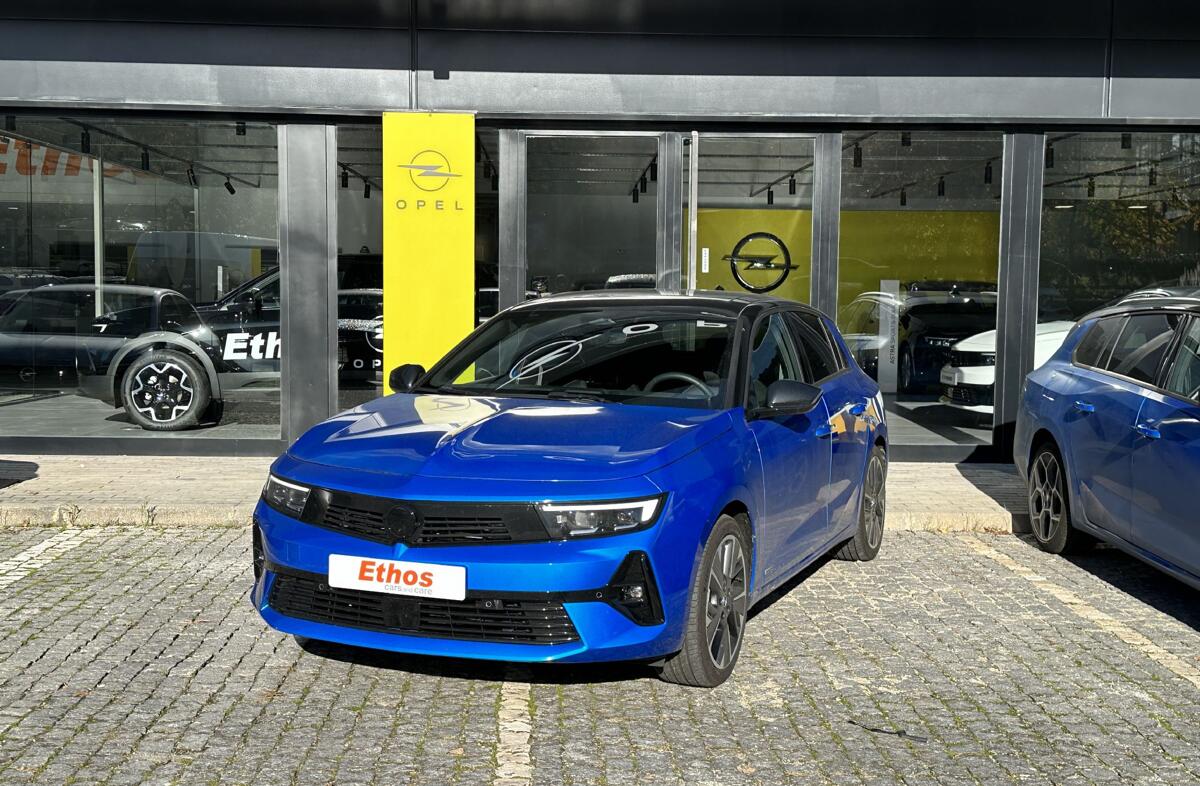 OPEL Astra 54 kWh GS