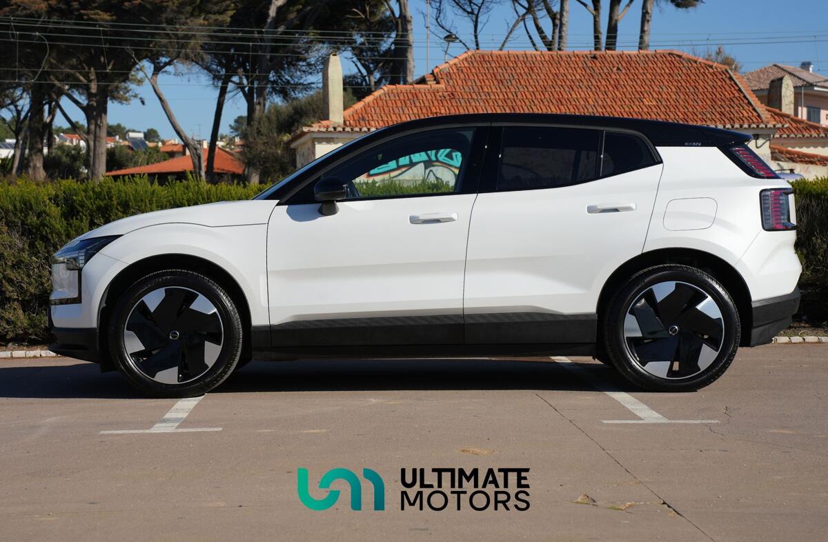 VOLVO EX30 69 kWh Single Motor Extended Range Plus