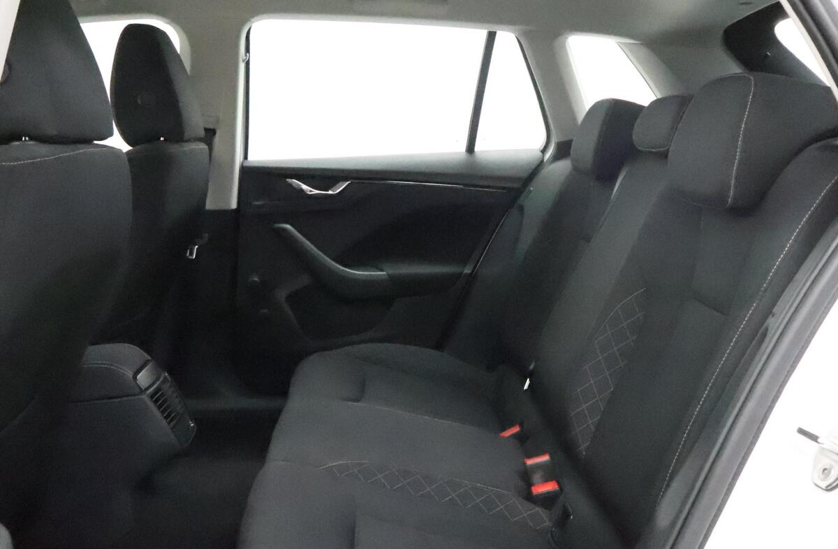 SKODA Kamiq 1.0 TSI Ambition DSG