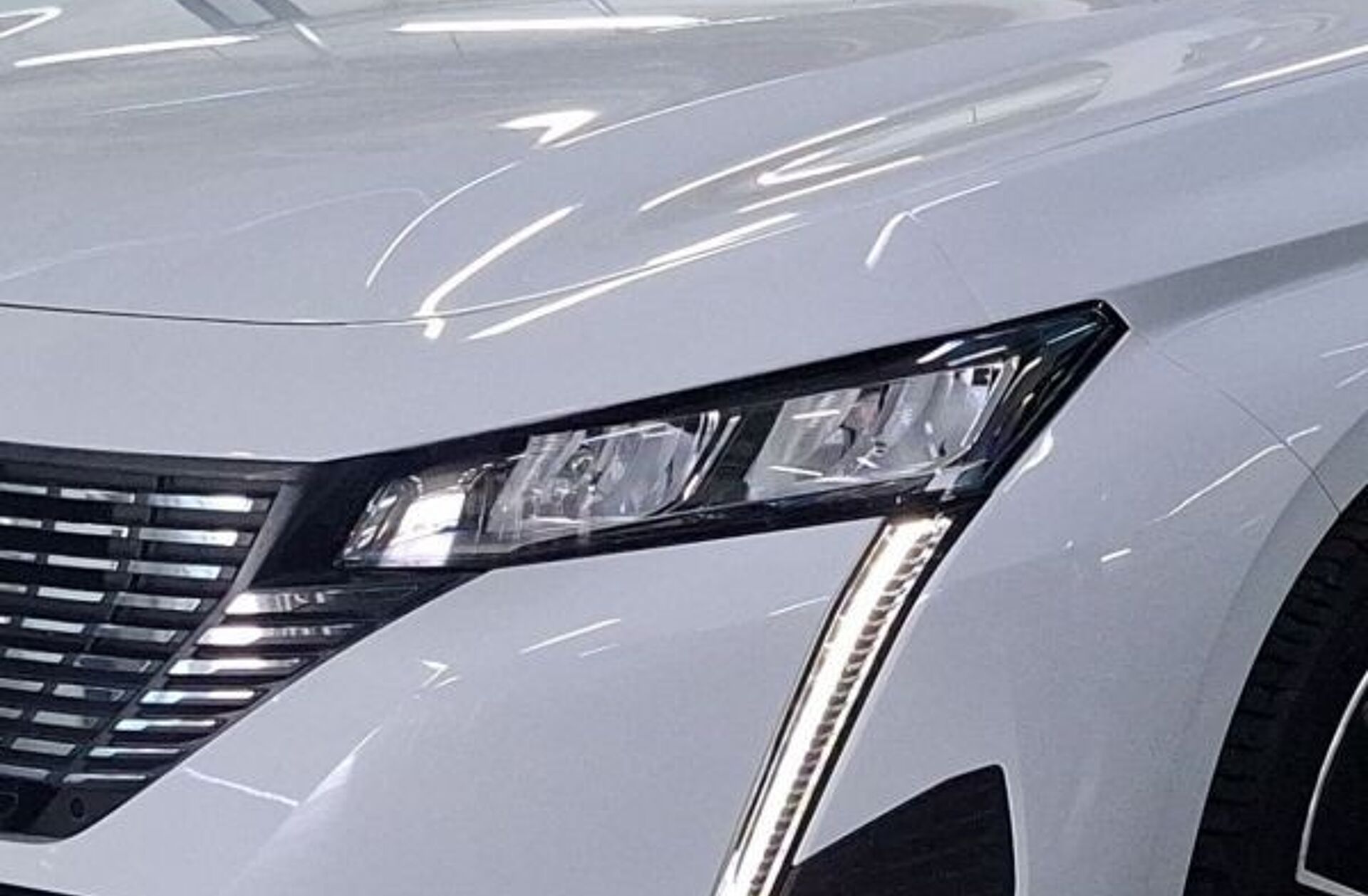 PEUGEOT 208 e- 51 kWh GT