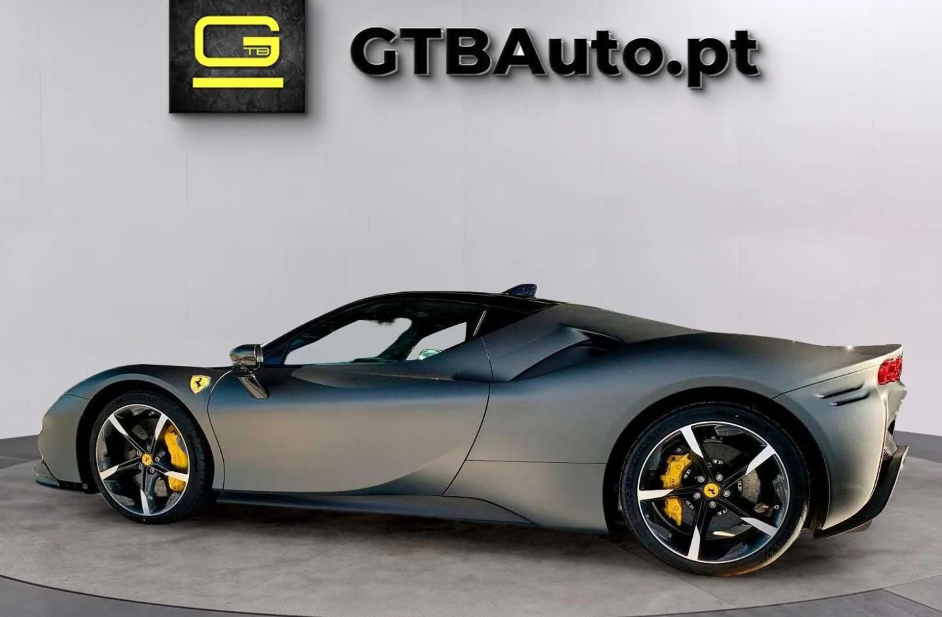 FERRARI SF90 Stradale