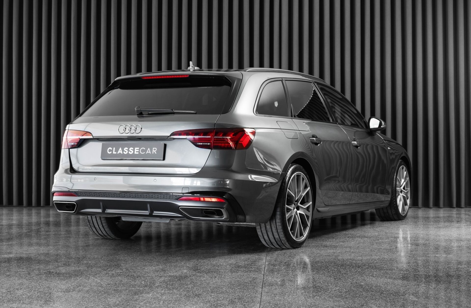 AUDI A4 40 TDI S line S tronic